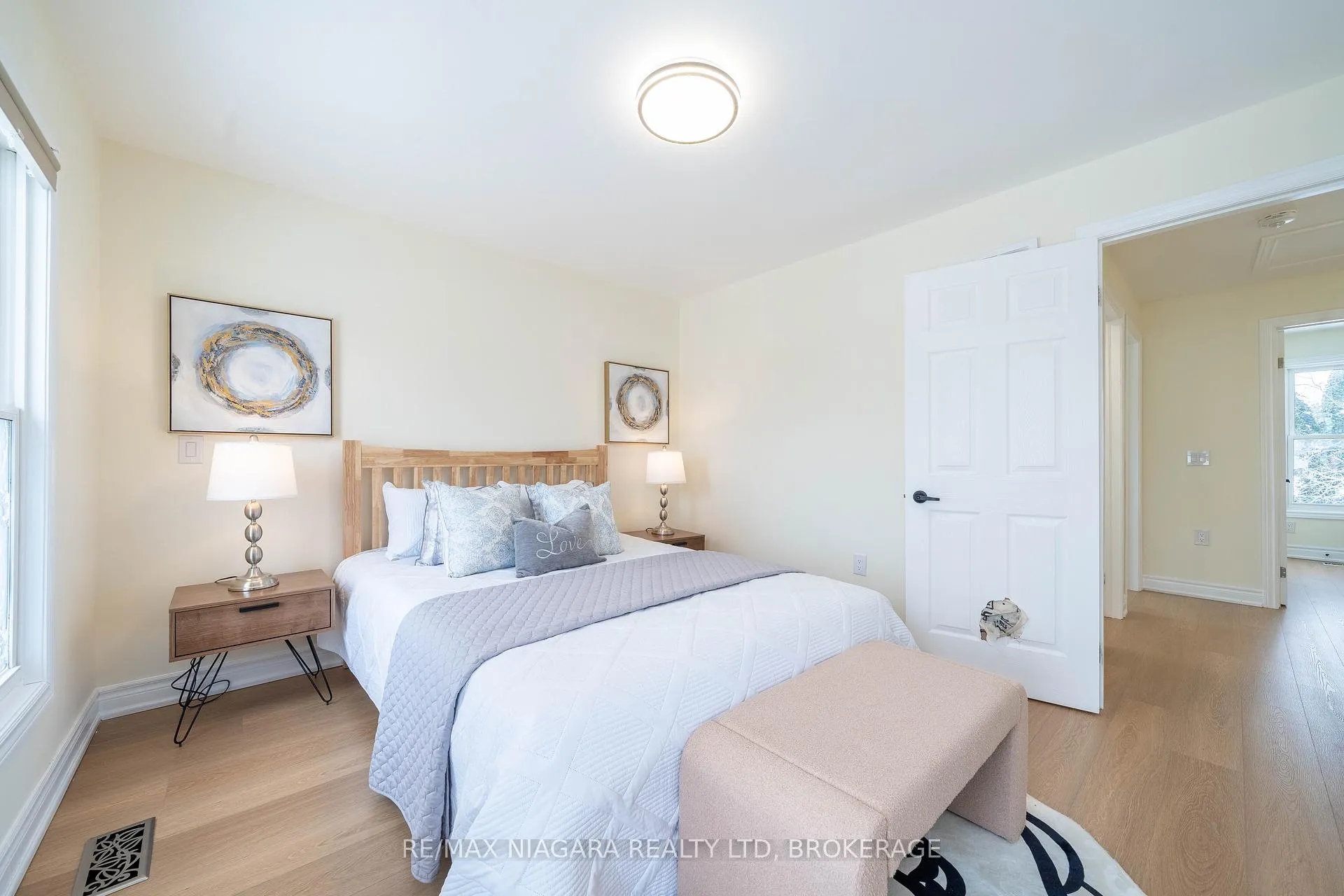 Photo 27 of 5802 Peer Street, Niagara Falls, Dorchester — HOMEH