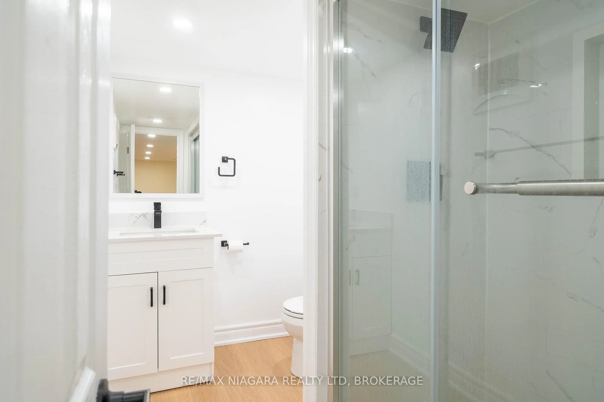 Photo 31 of 5802 Peer Street, Niagara Falls, Dorchester — HOMEH