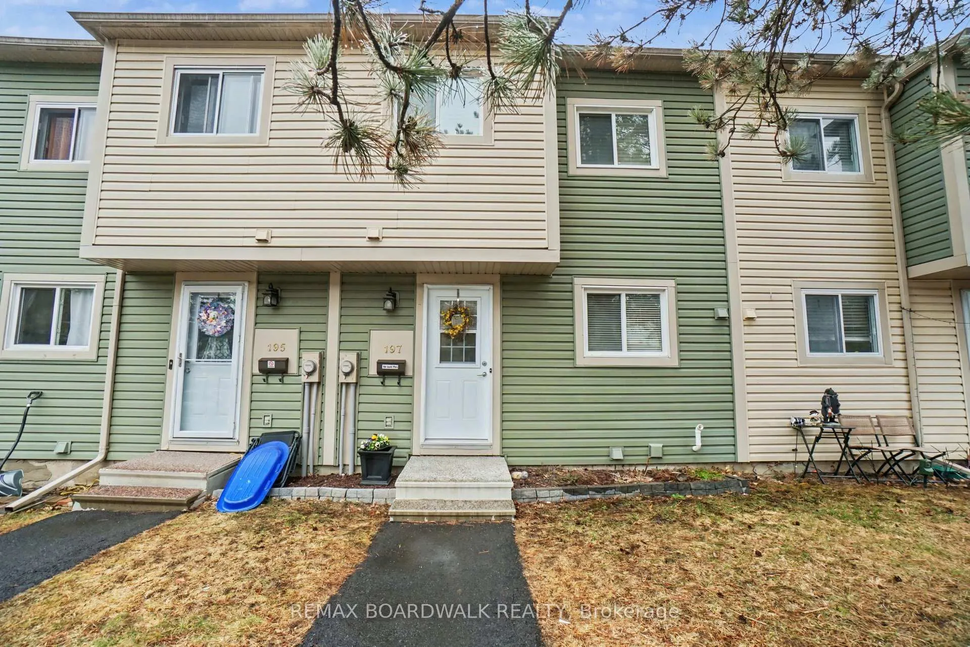 Photo 2 of 197 Teal Crescent, Ottawa, Chatelaine Village — HOMEH