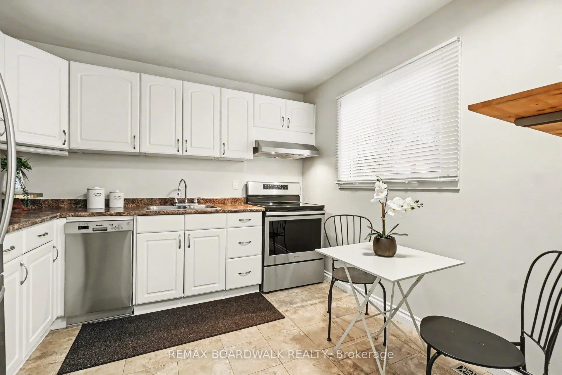 Photo 6 of 197 Teal Crescent, Ottawa, Chatelaine Village — HOMEH