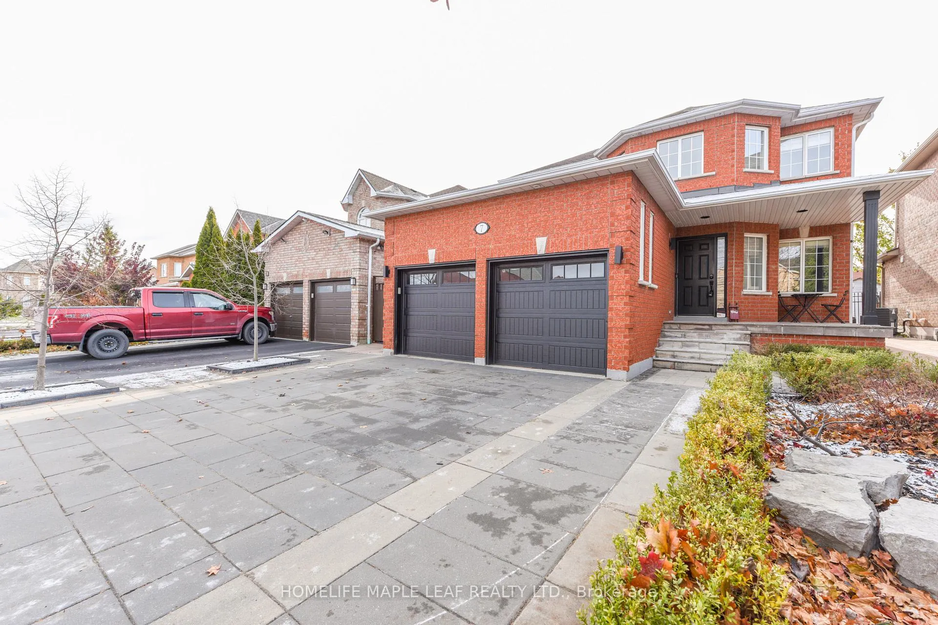 Photo 3 of 7 Southbury Manor Drive, Caledon, Bolton East — HOMEH