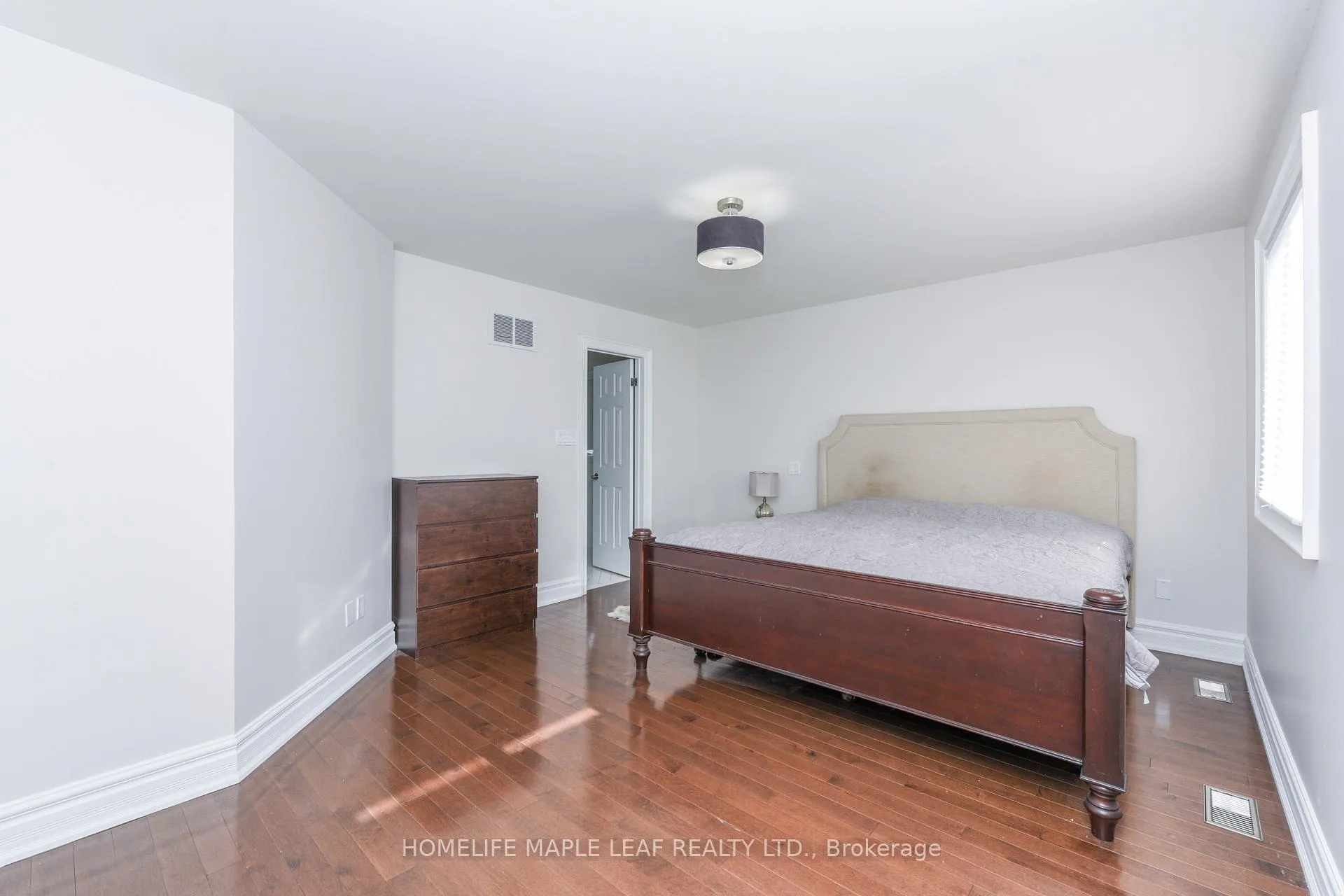 Photo 32 of 7 Southbury Manor Drive, Caledon, Bolton East — HOMEH
