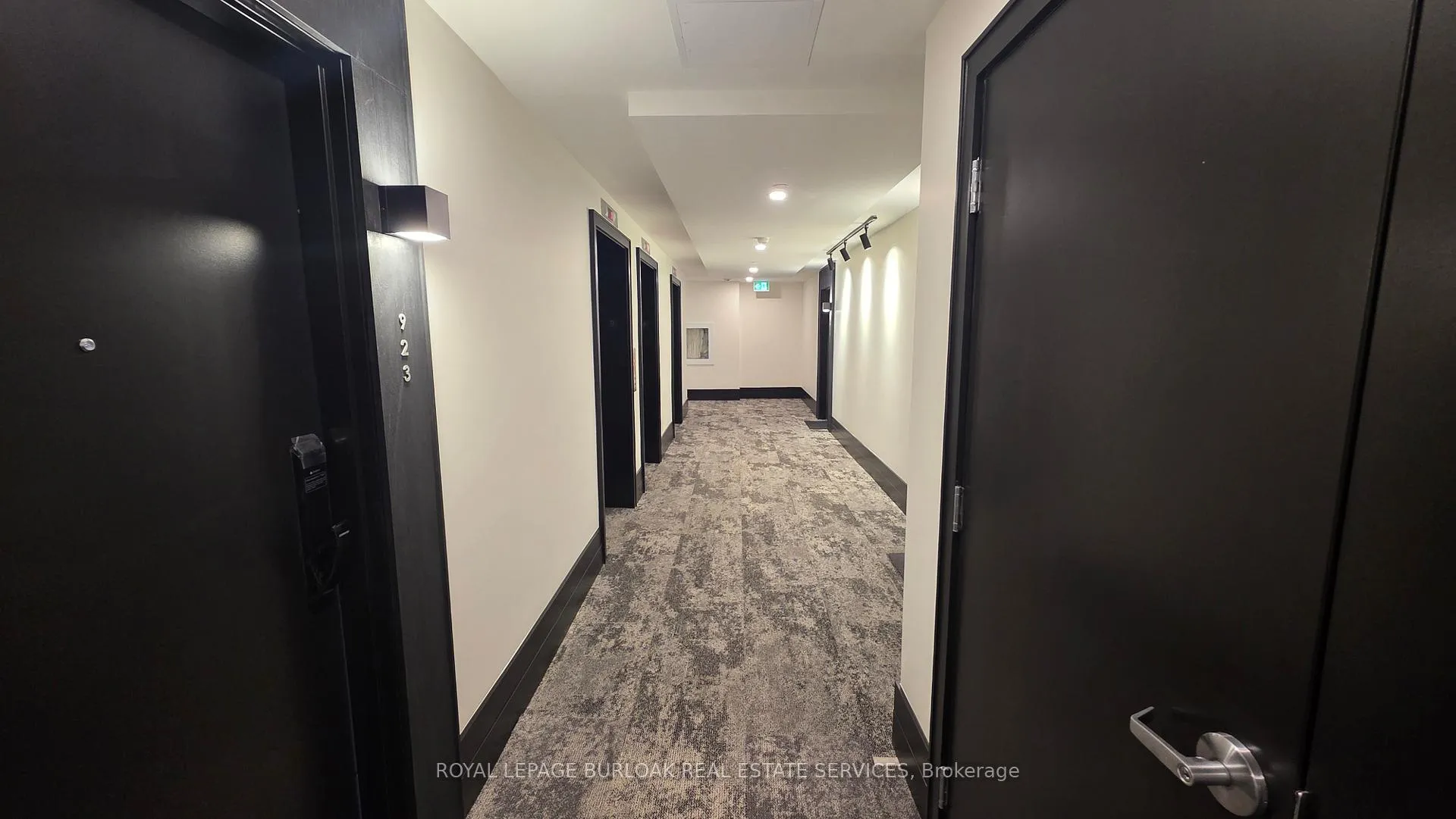 Photo 2 of Unit 923, 461 Green Road, Hamilton, Lakeshore — HOMEH