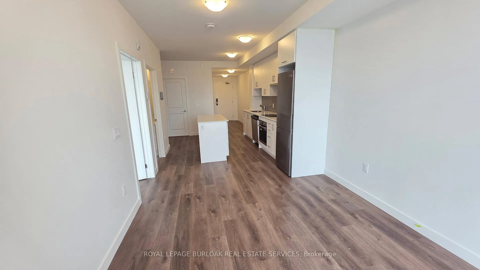 Photo 5 of Unit 923, 461 Green Road, Hamilton, Lakeshore — HOMEH