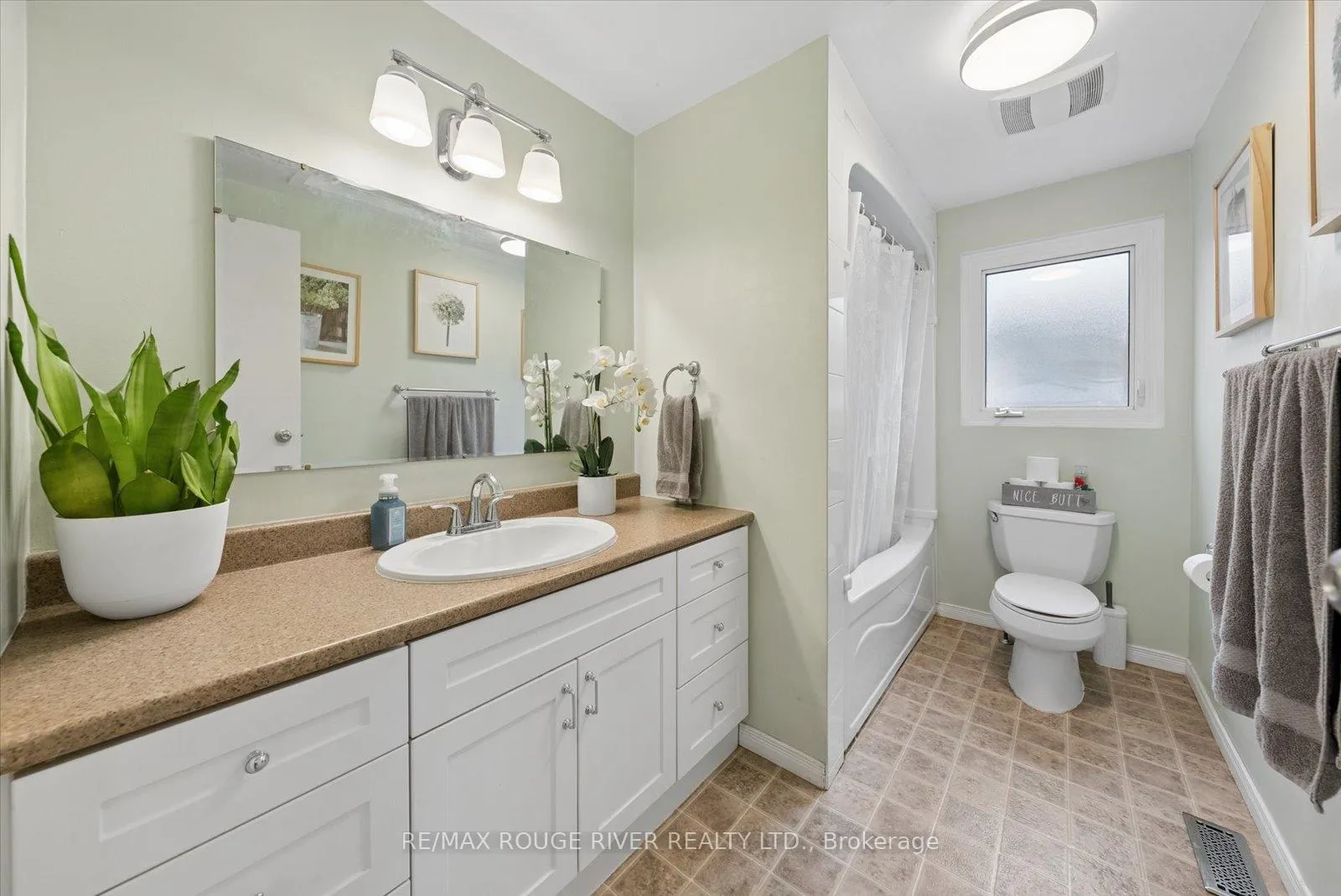 Photo 9 of 43 Ormond Drive, Oshawa, Samac — HOMEH