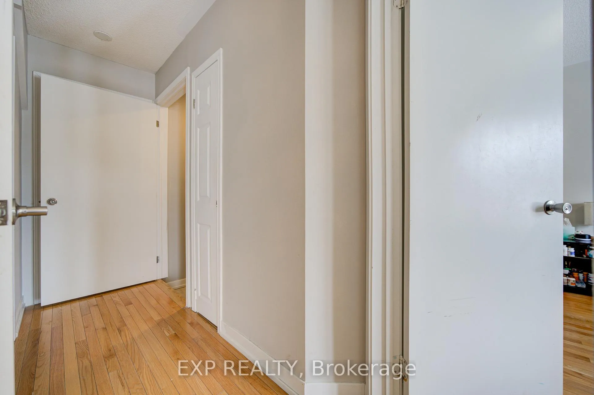 Photo 3 of 10616 Bathurst Street, Vaughan, Patterson — HOMEH