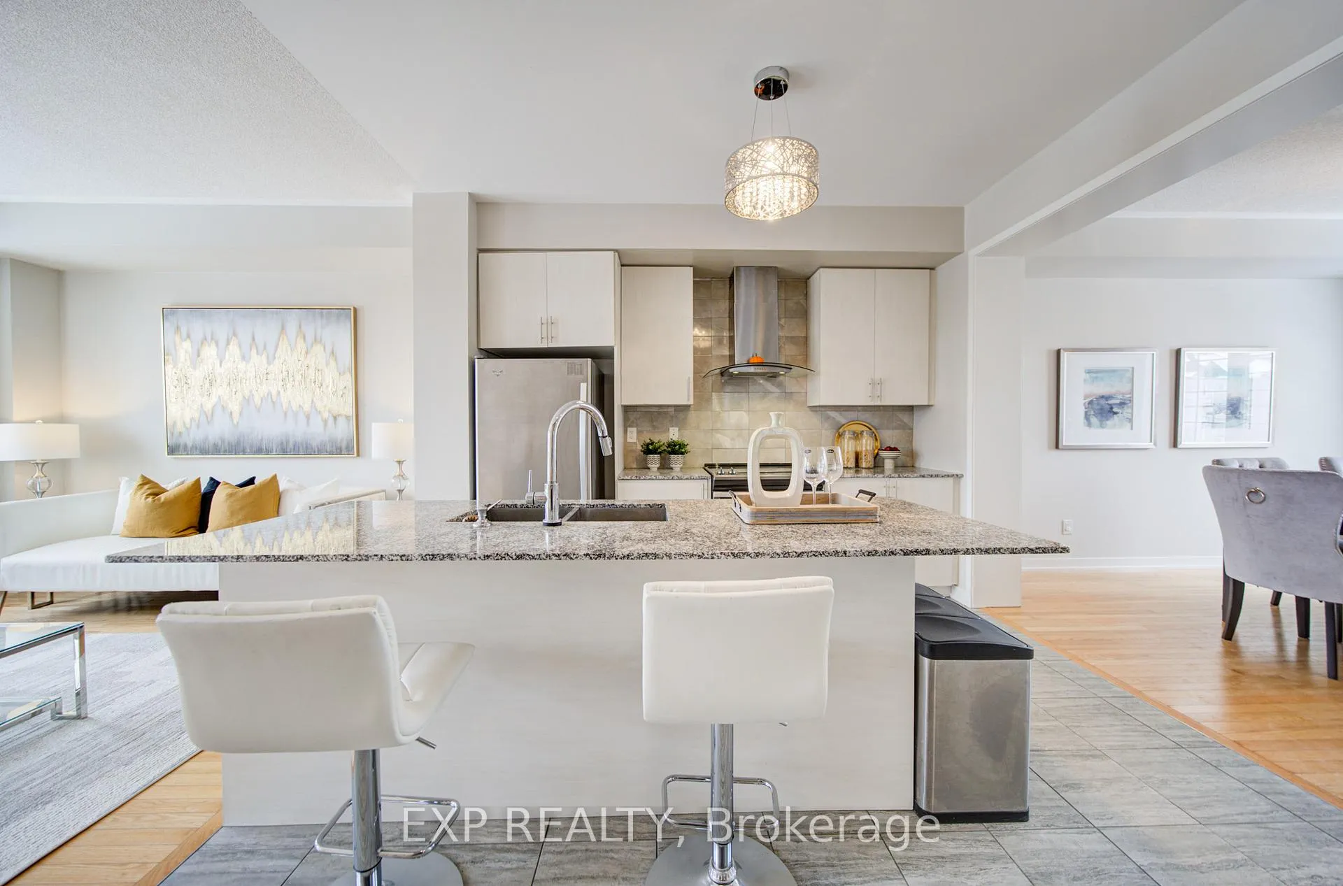 Photo 14 of 10616 Bathurst Street, Vaughan, Patterson — HOMEH