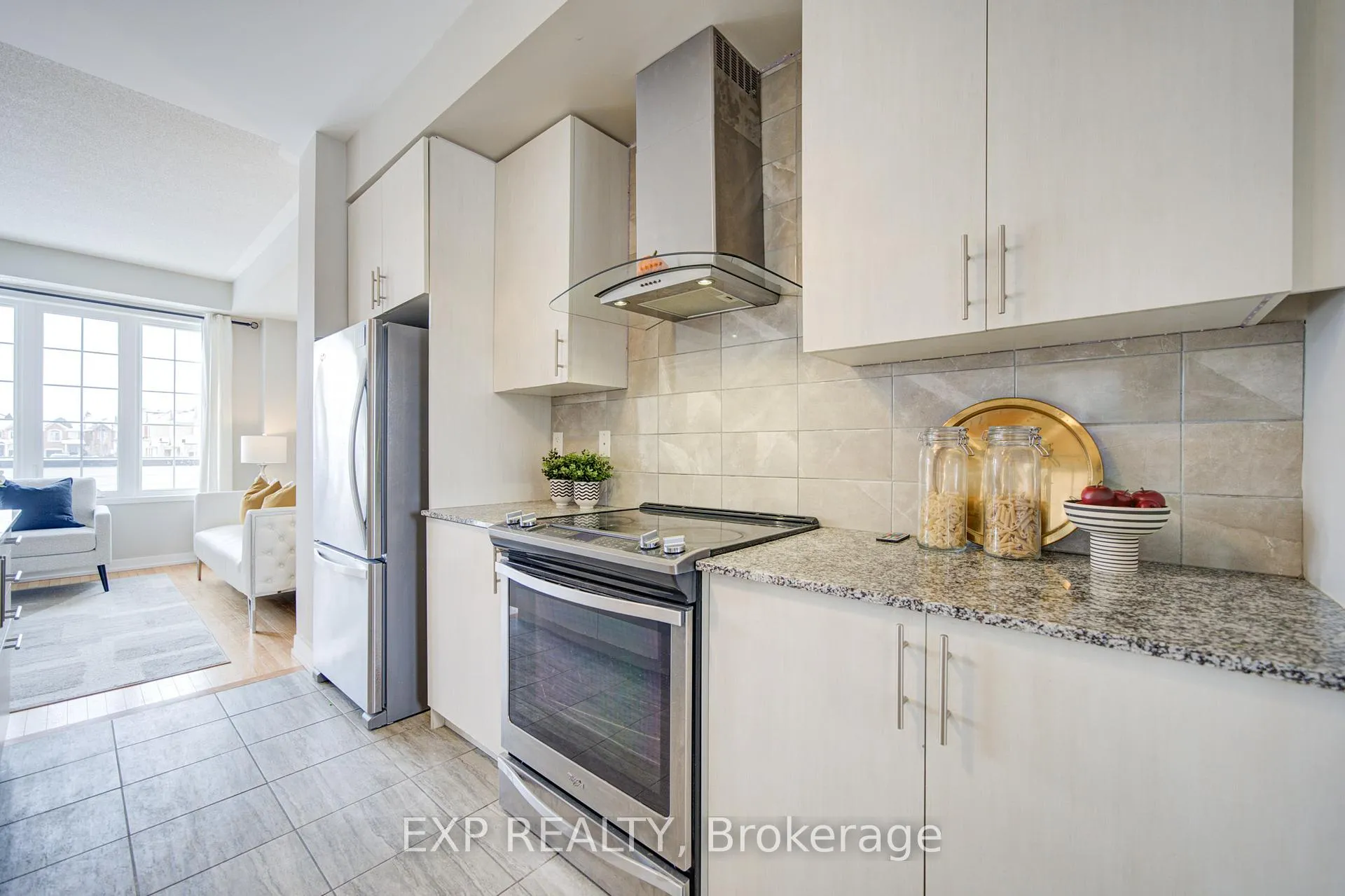 Photo 16 of 10616 Bathurst Street, Vaughan, Patterson — HOMEH