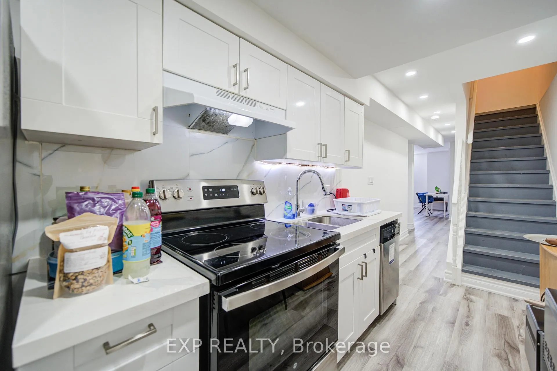Photo 41 of 10616 Bathurst Street, Vaughan, Patterson — HOMEH