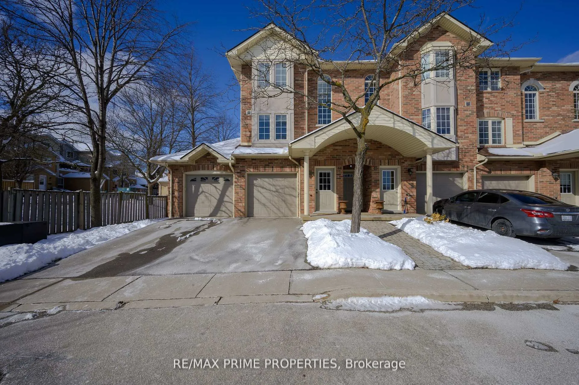 Photo 3 of Unit 44, 4045 Upper Middle Road, Burlington, Rose — HOMEH