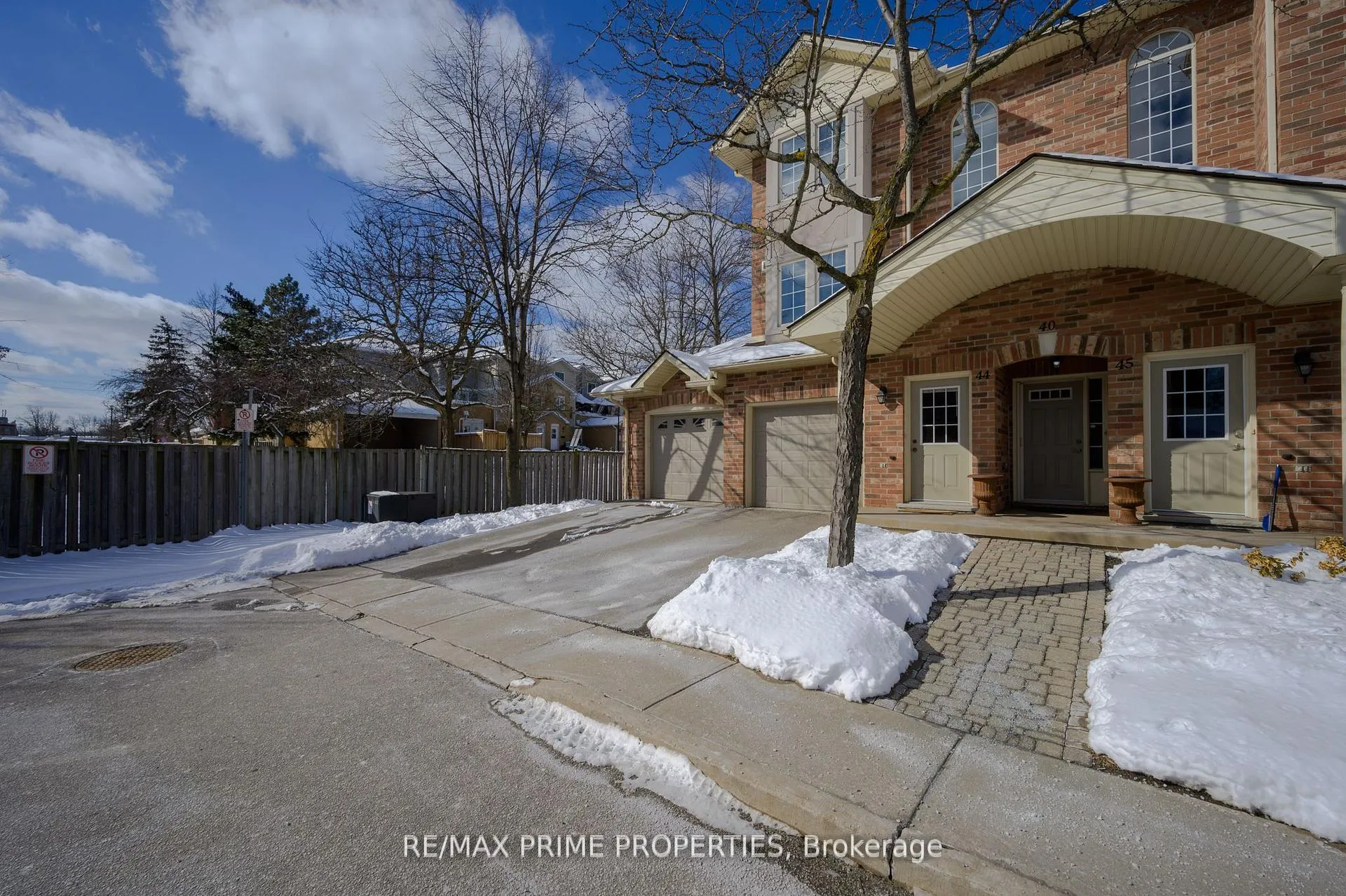 Photo 4 of Unit 44, 4045 Upper Middle Road, Burlington, Rose — HOMEH