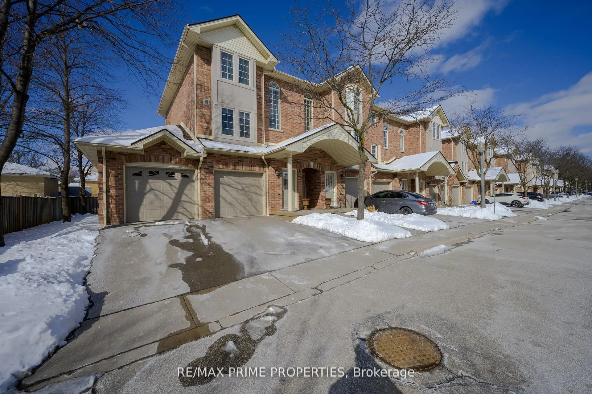 Photo 5 of Unit 44, 4045 Upper Middle Road, Burlington, Rose — HOMEH