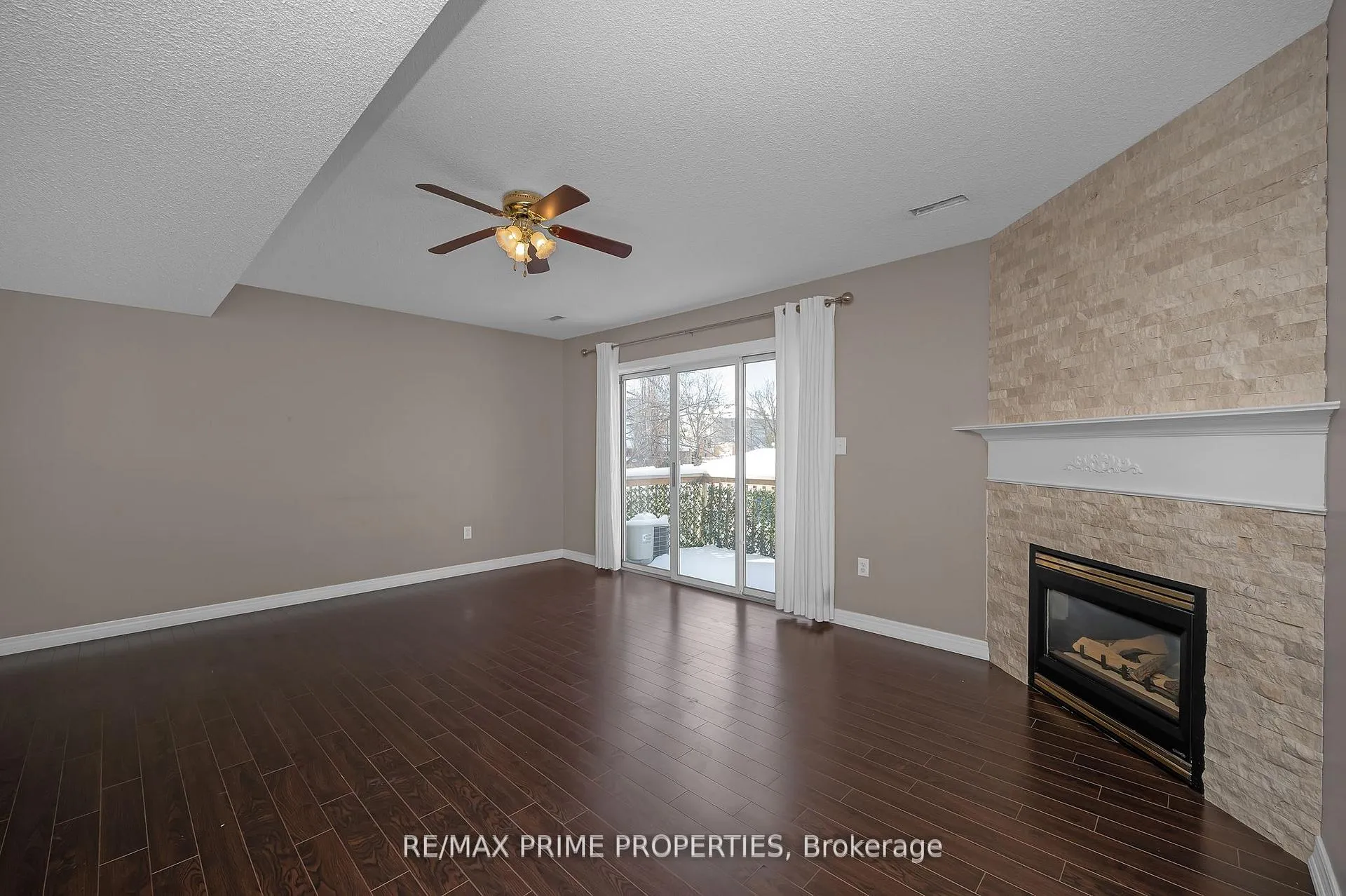 Photo 10 of Unit 44, 4045 Upper Middle Road, Burlington, Rose — HOMEH