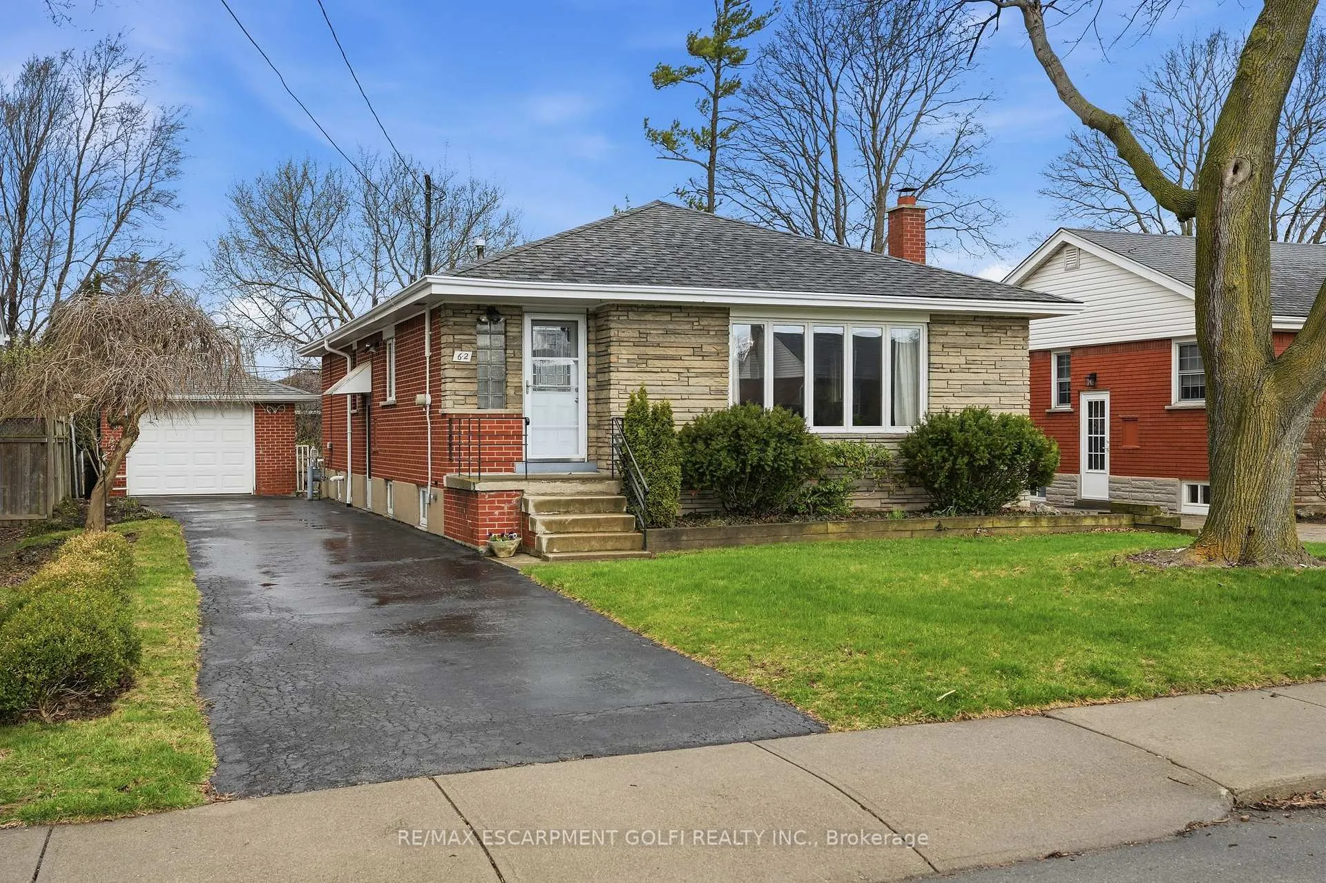 Photo 1 of 62 Grenadier Drive, Hamilton, Huntington — HOMEH