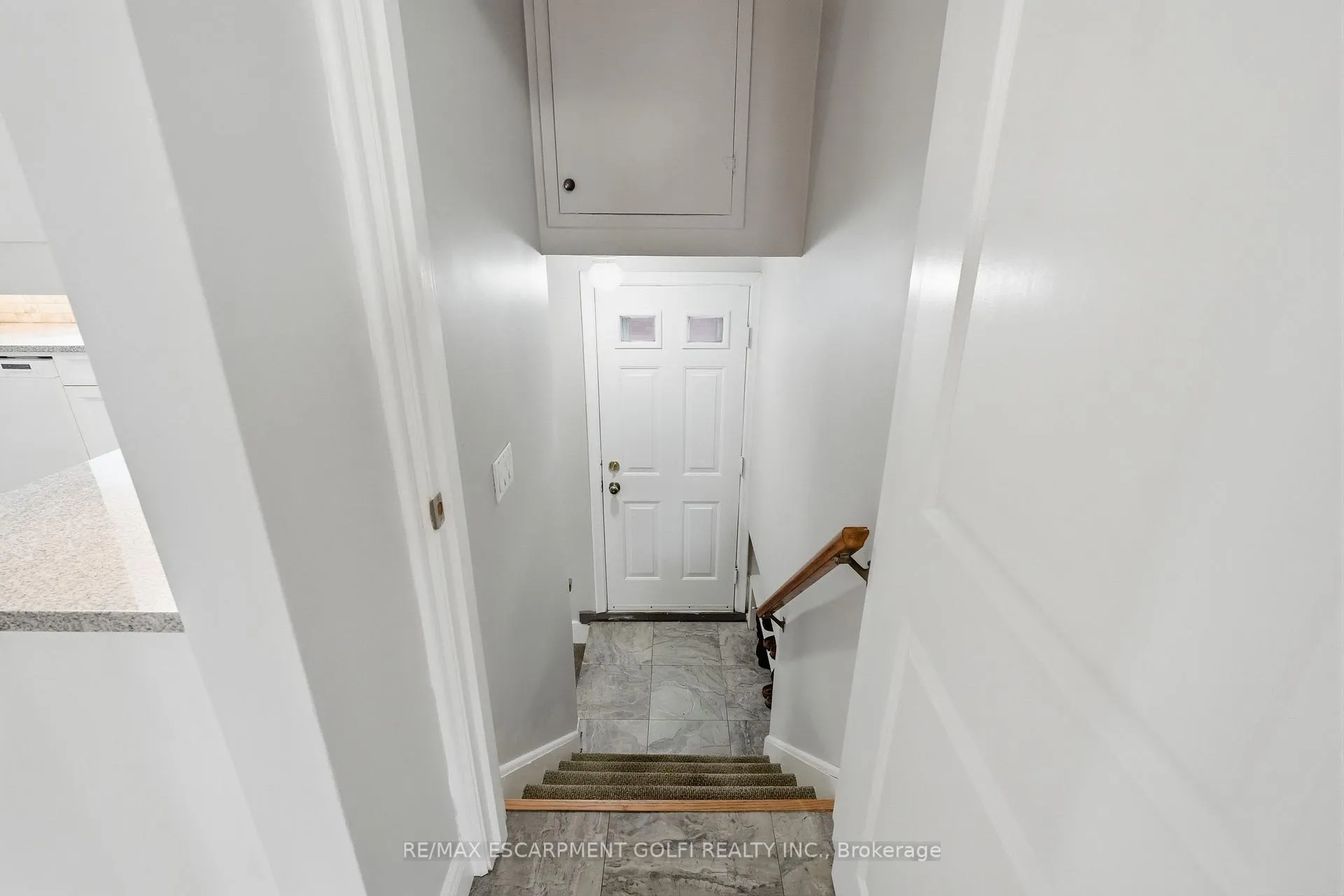 Photo 16 of 62 Grenadier Drive, Hamilton, Huntington — HOMEH