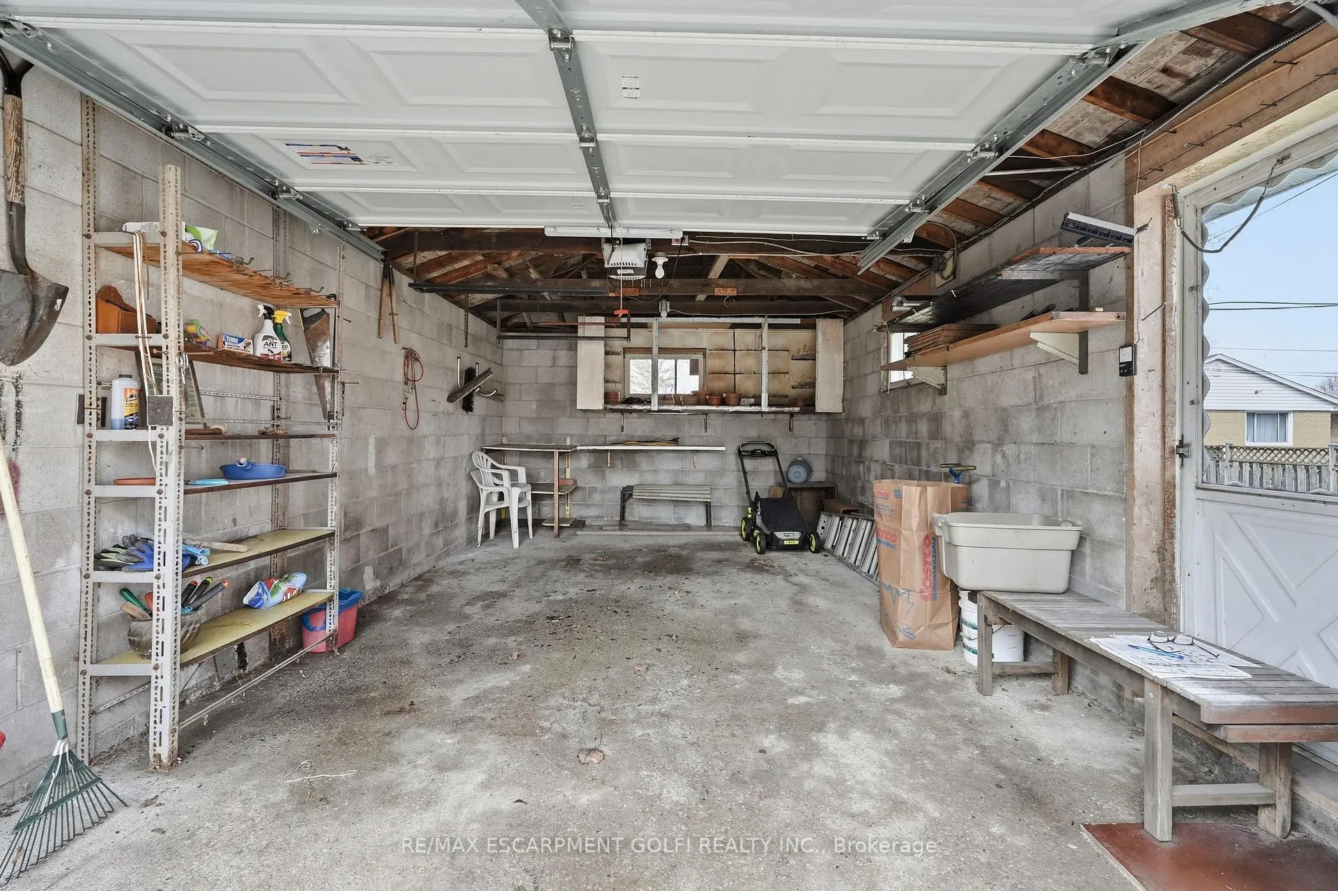 Photo 23 of 62 Grenadier Drive, Hamilton, Huntington — HOMEH