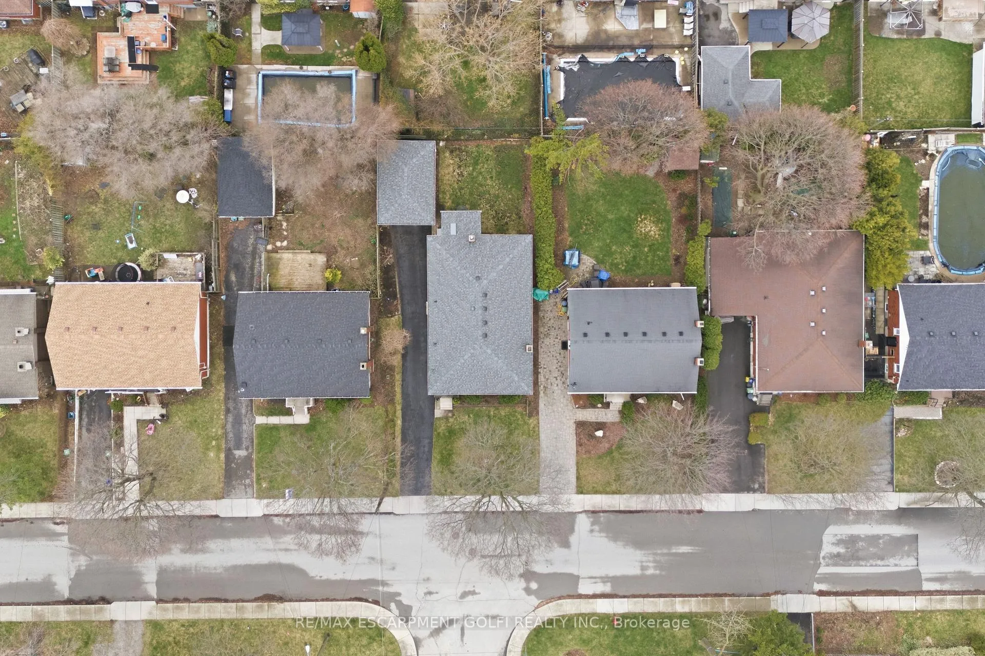Photo 26 of 62 Grenadier Drive, Hamilton, Huntington — HOMEH