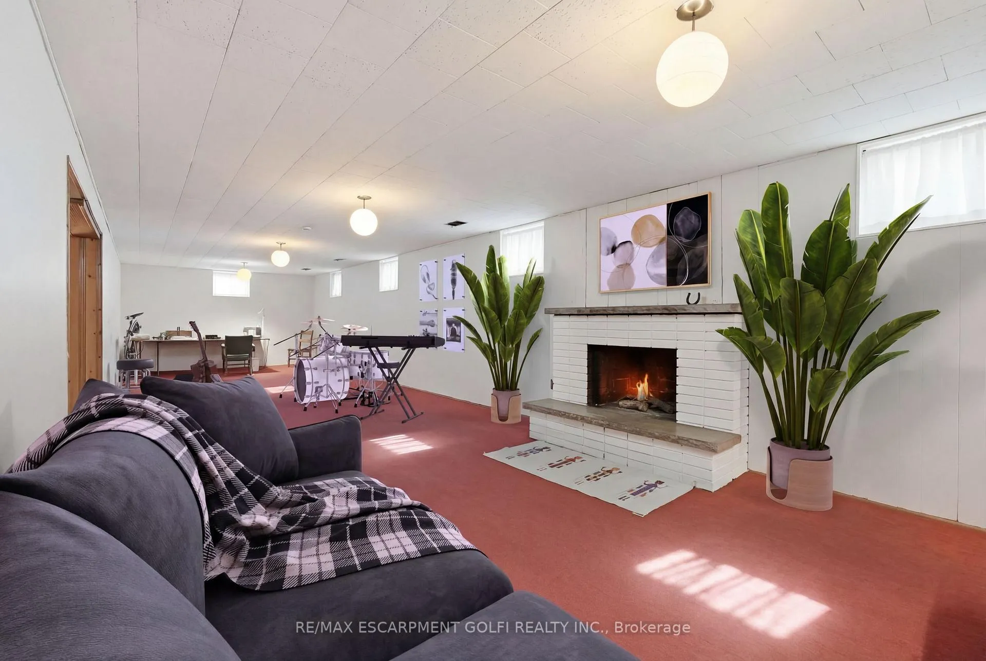 Photo 29 of 62 Grenadier Drive, Hamilton, Huntington — HOMEH