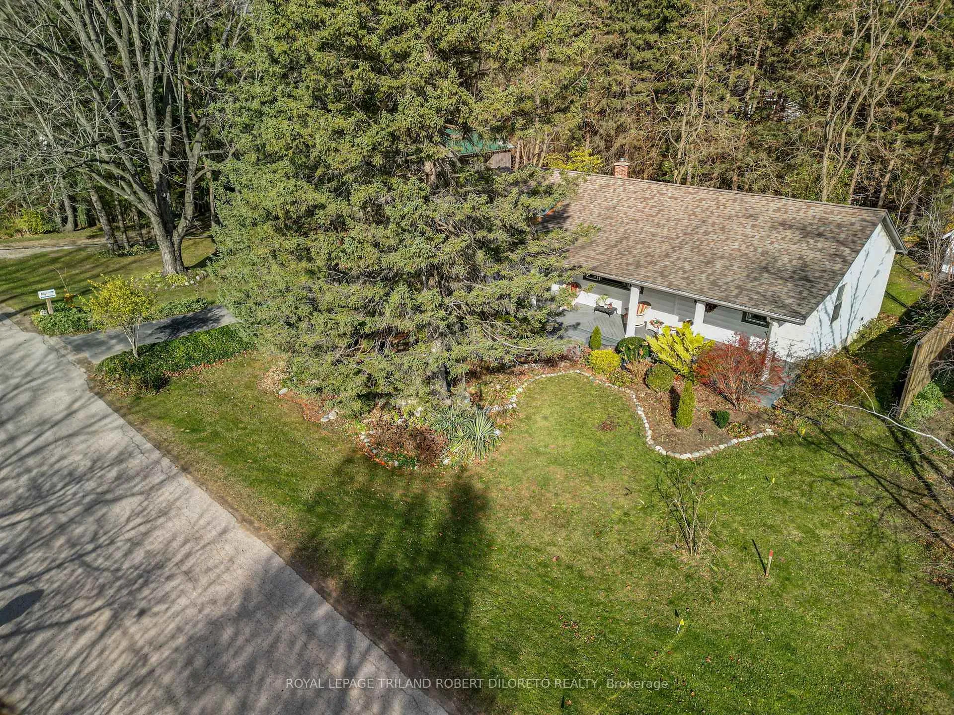 Photo 4 of 11 Elmhurst Street, Middlesex Centre, Kilworth — HOMEH