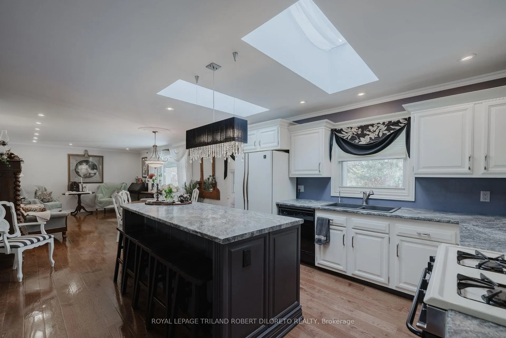 Photo 9 of 11 Elmhurst Street, Middlesex Centre, Kilworth — HOMEH