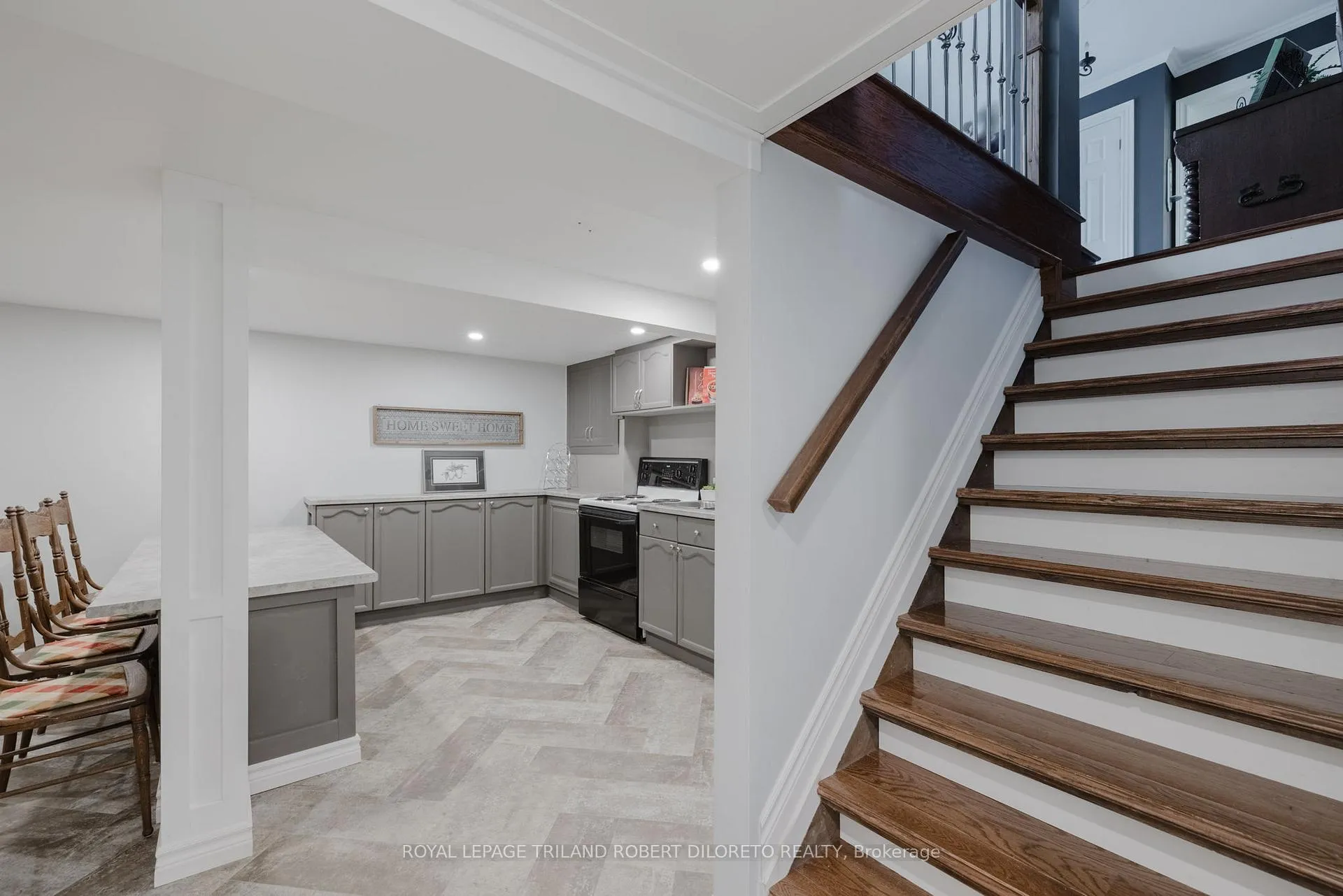 Photo 20 of 11 Elmhurst Street, Middlesex Centre, Kilworth — HOMEH