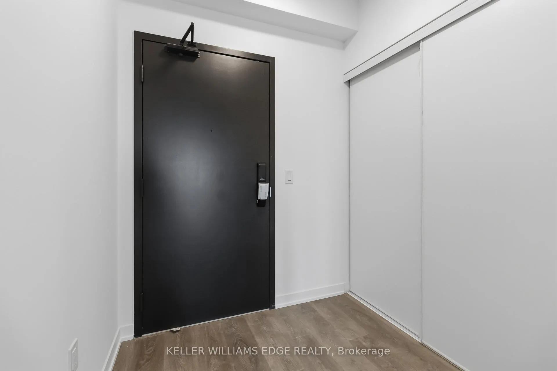 Photo 4 of Unit 224, 4878 Powers Common, Burlington, Appleby — HOMEH