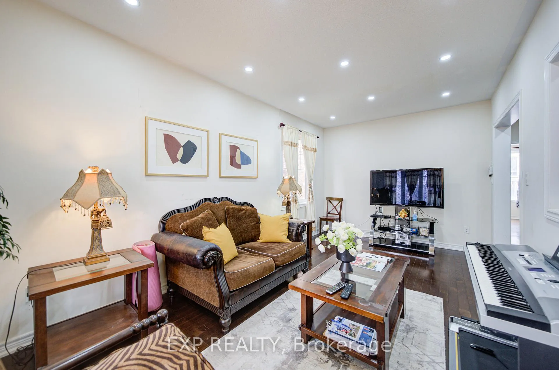 Photo 3 of 20 Everett Street, Markham, Wismer — HOMEH