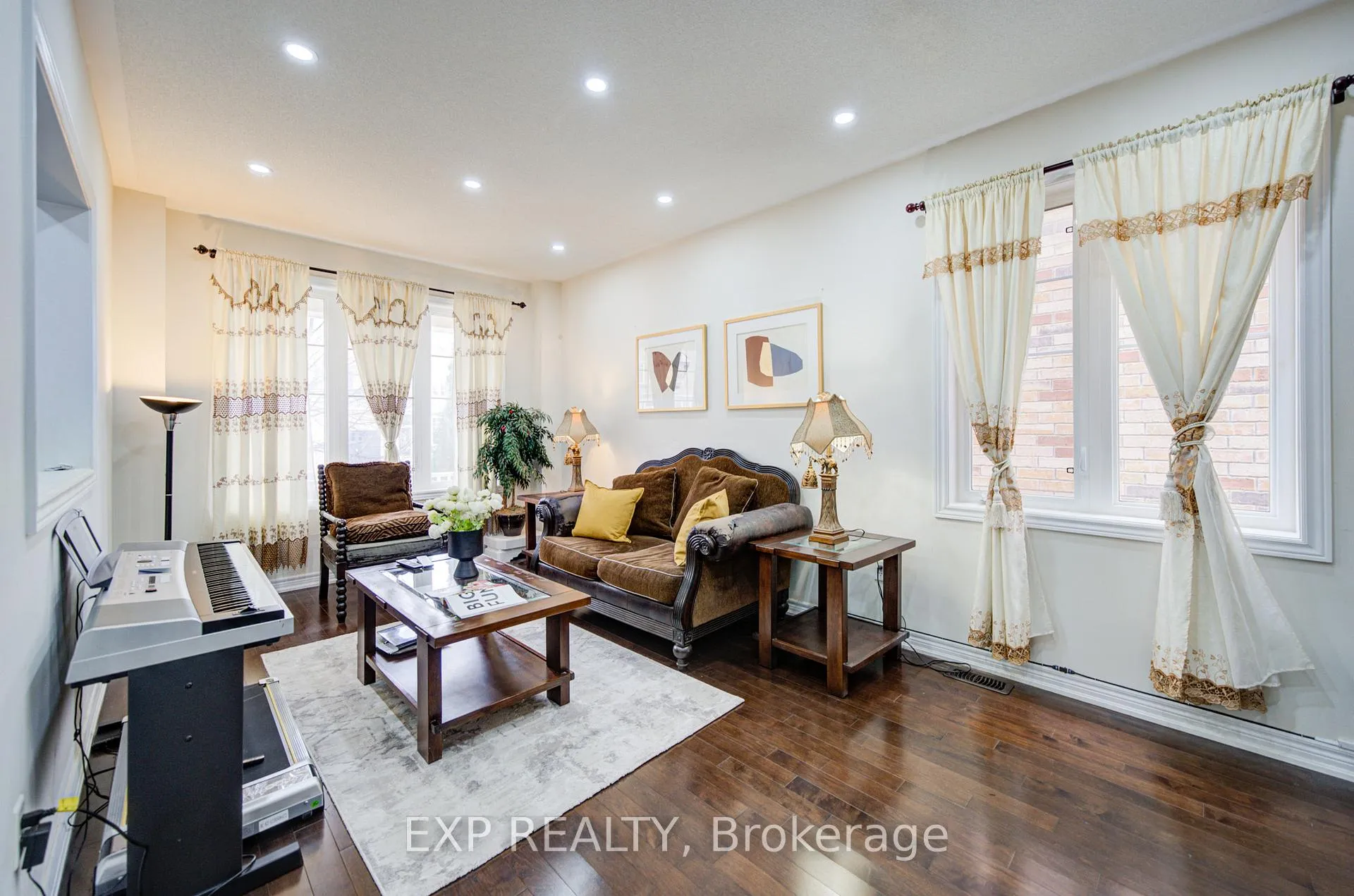 Photo 5 of 20 Everett Street, Markham, Wismer — HOMEH