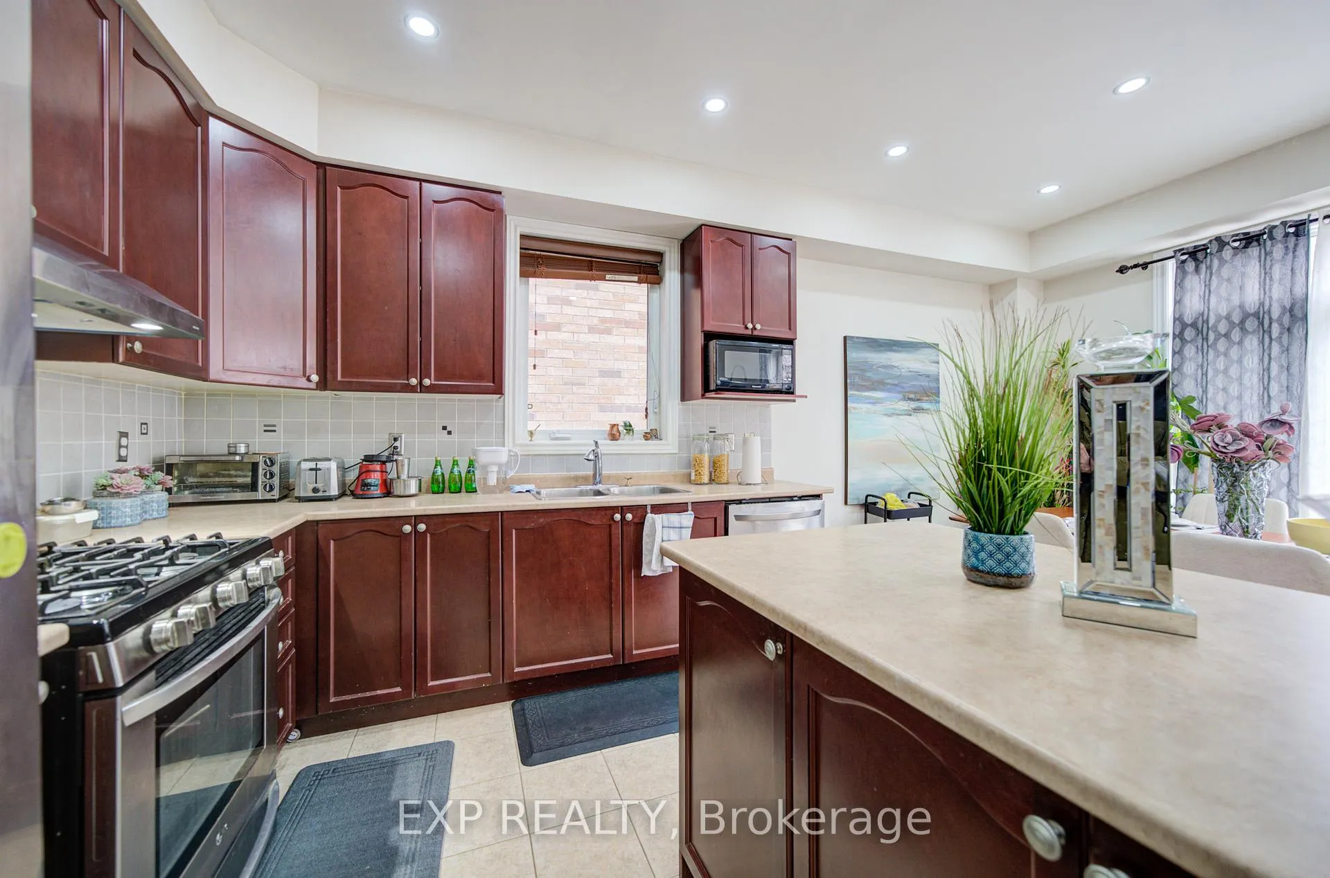 Photo 11 of 20 Everett Street, Markham, Wismer — HOMEH