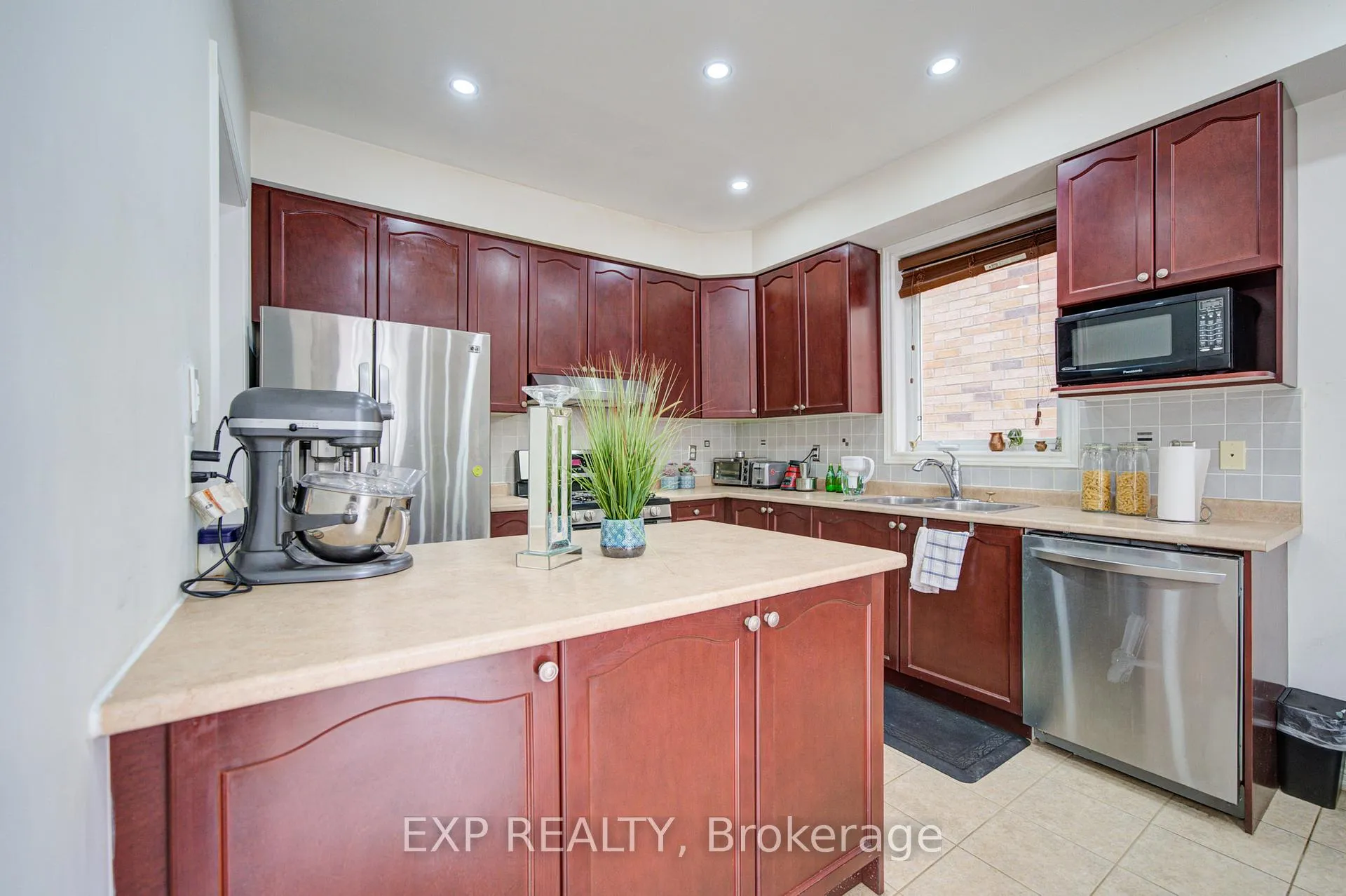 Photo 13 of 20 Everett Street, Markham, Wismer — HOMEH