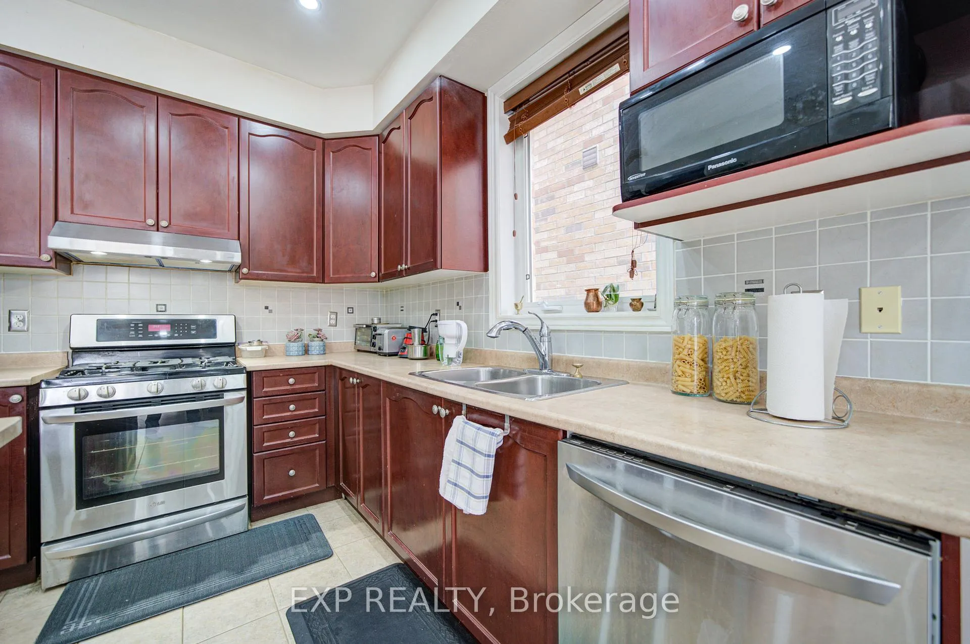 Photo 14 of 20 Everett Street, Markham, Wismer — HOMEH