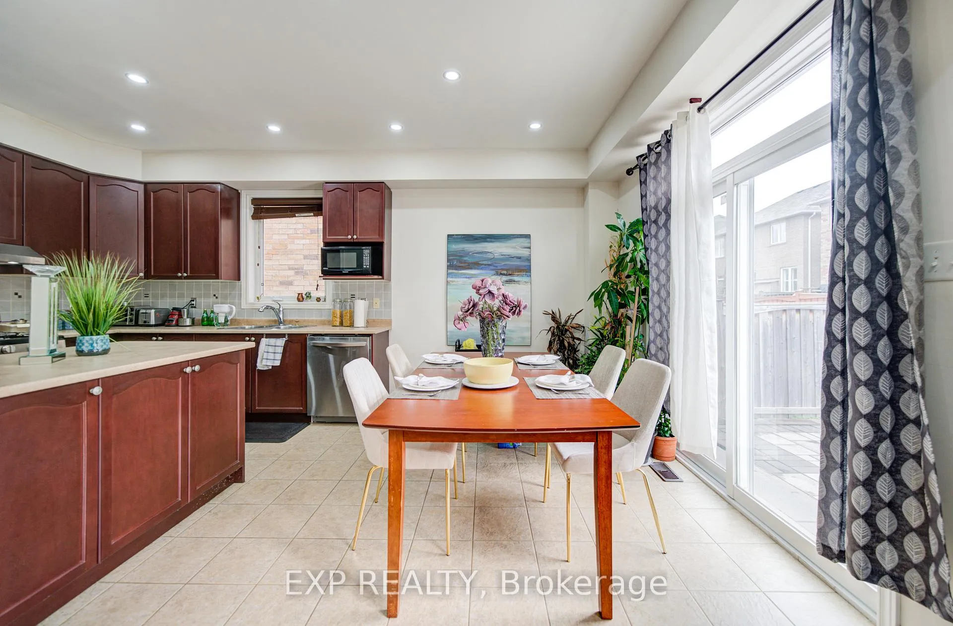 Photo 16 of 20 Everett Street, Markham, Wismer — HOMEH