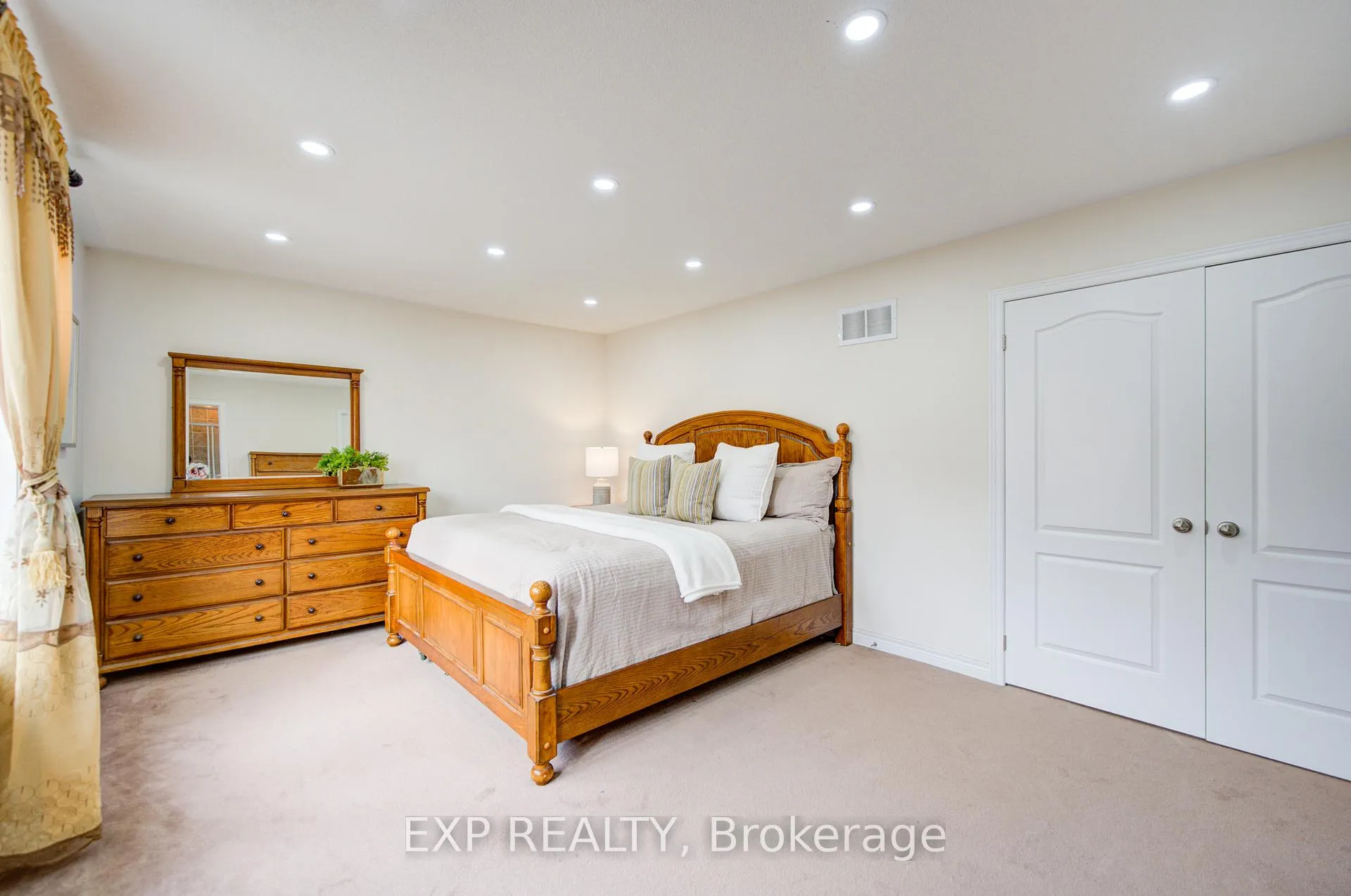 Photo 21 of 20 Everett Street, Markham, Wismer — HOMEH