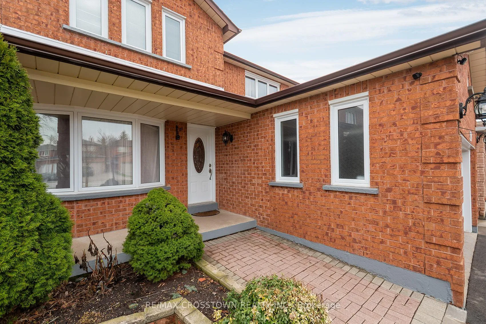 Photo 3 of 119 Fieldgate Drive, Vaughan, Maple — HOMEH