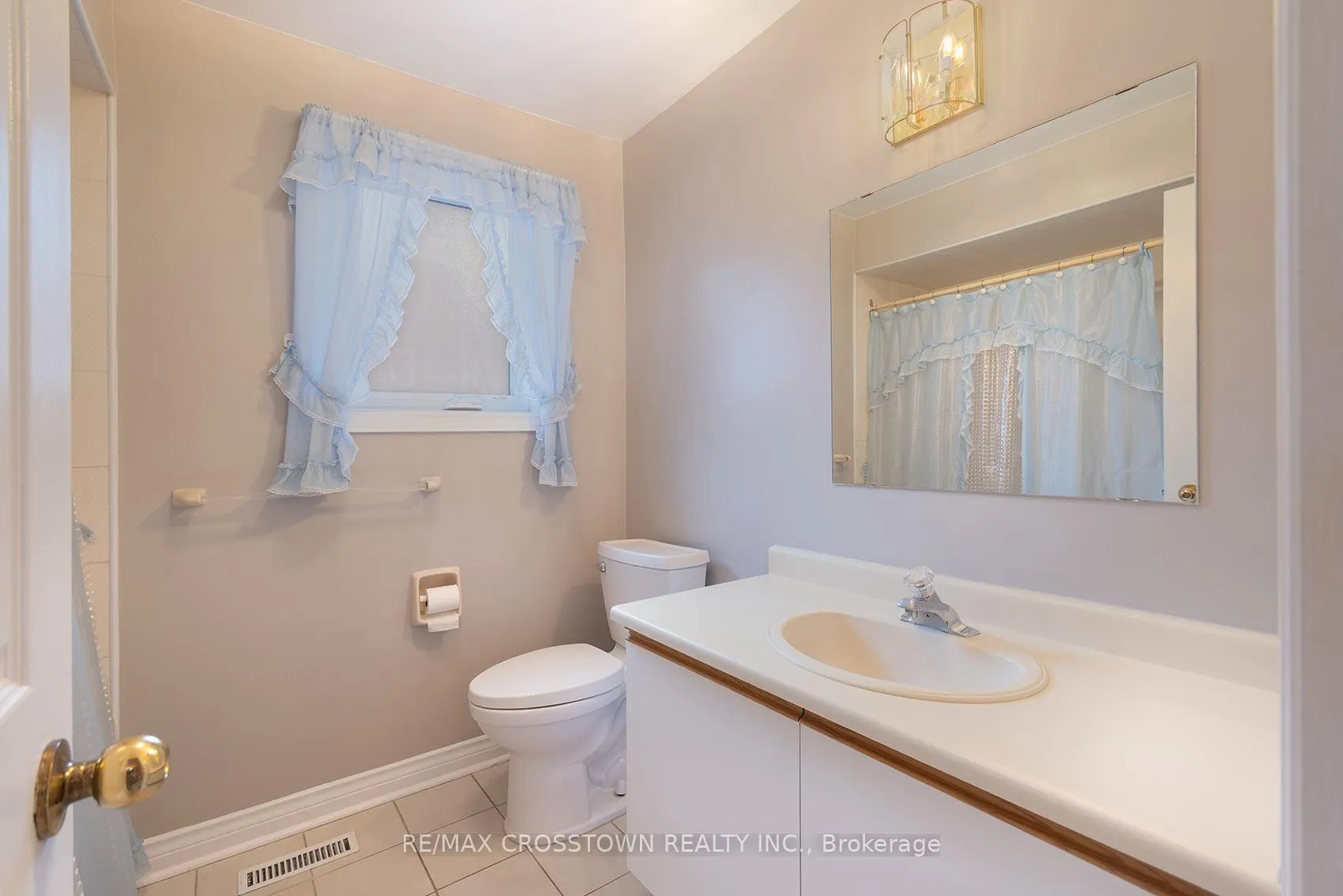 Photo 11 of 119 Fieldgate Drive, Vaughan, Maple — HOMEH