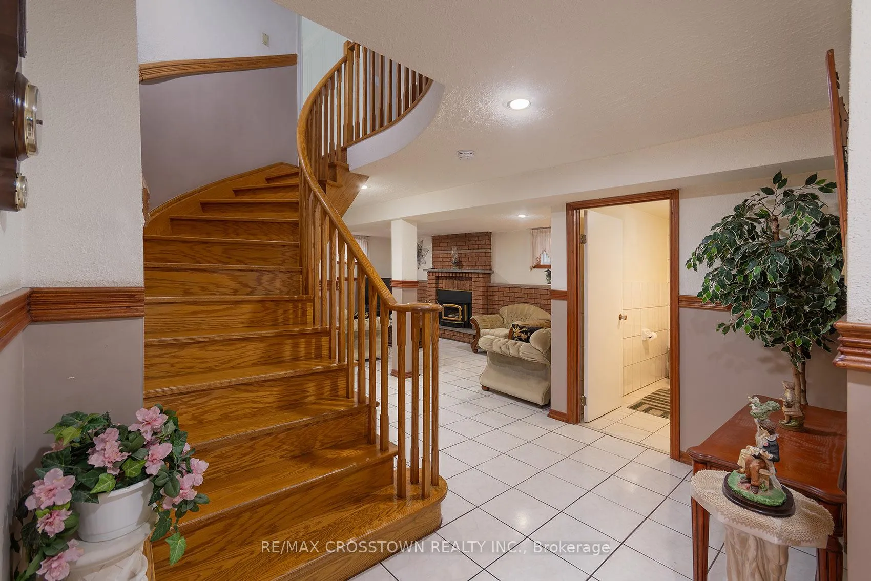 Photo 12 of 119 Fieldgate Drive, Vaughan, Maple — HOMEH