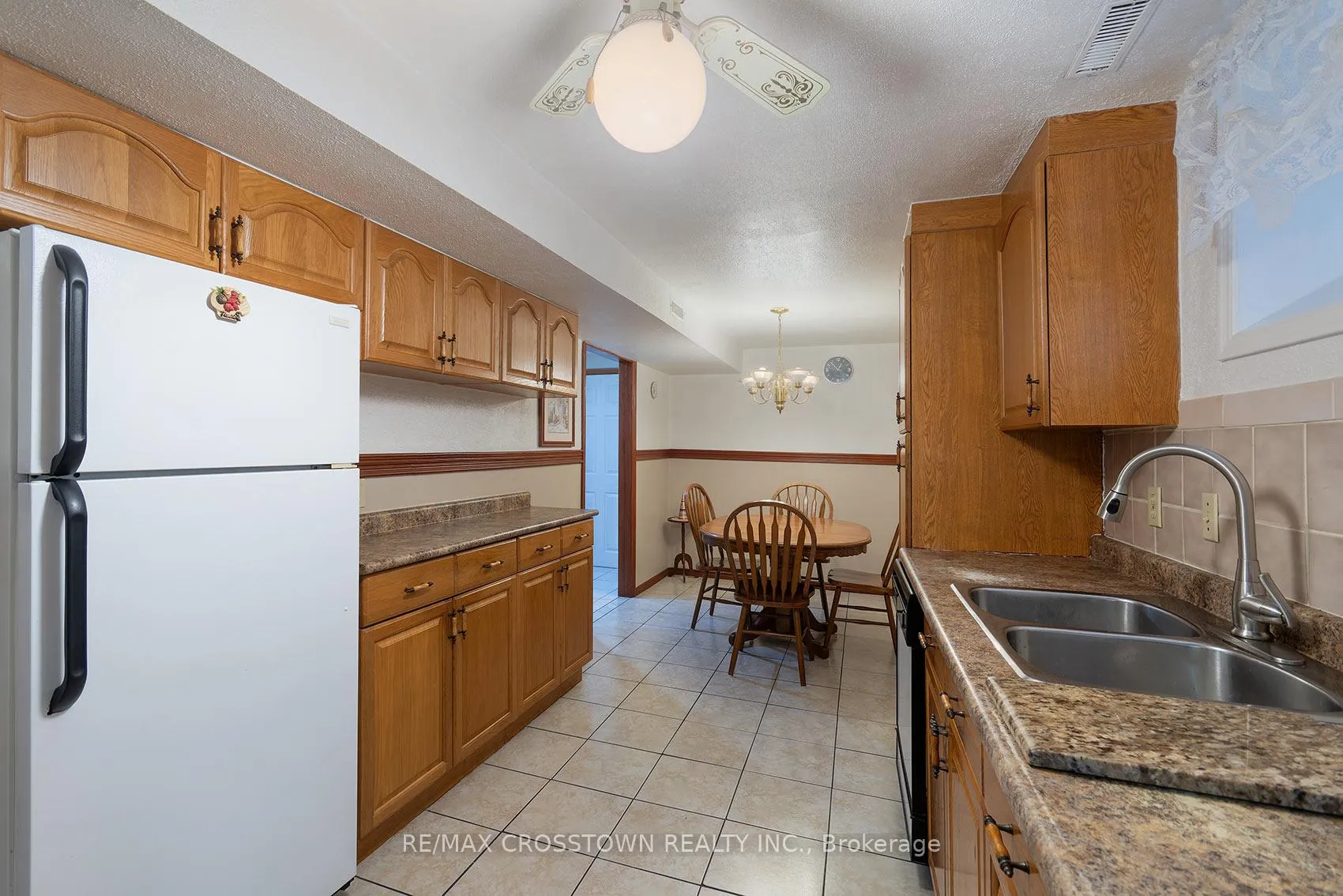 Photo 15 of 119 Fieldgate Drive, Vaughan, Maple — HOMEH