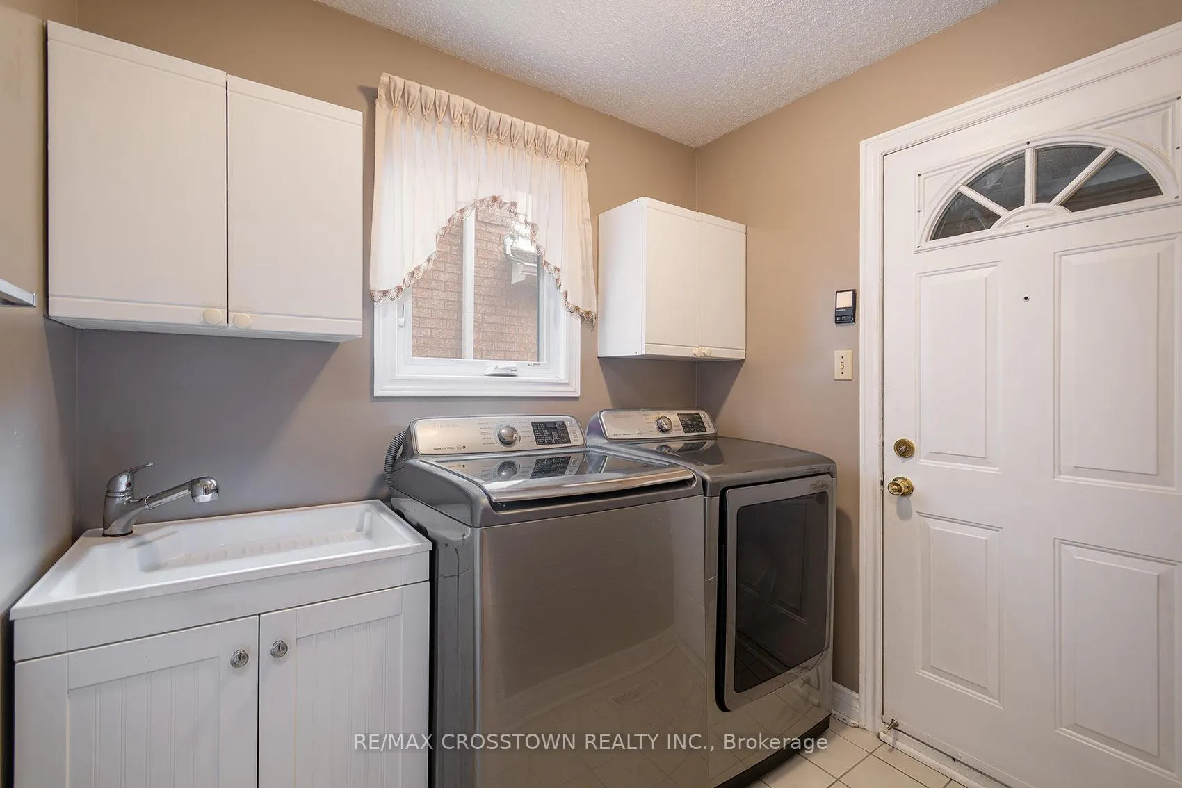 Photo 19 of 119 Fieldgate Drive, Vaughan, Maple — HOMEH
