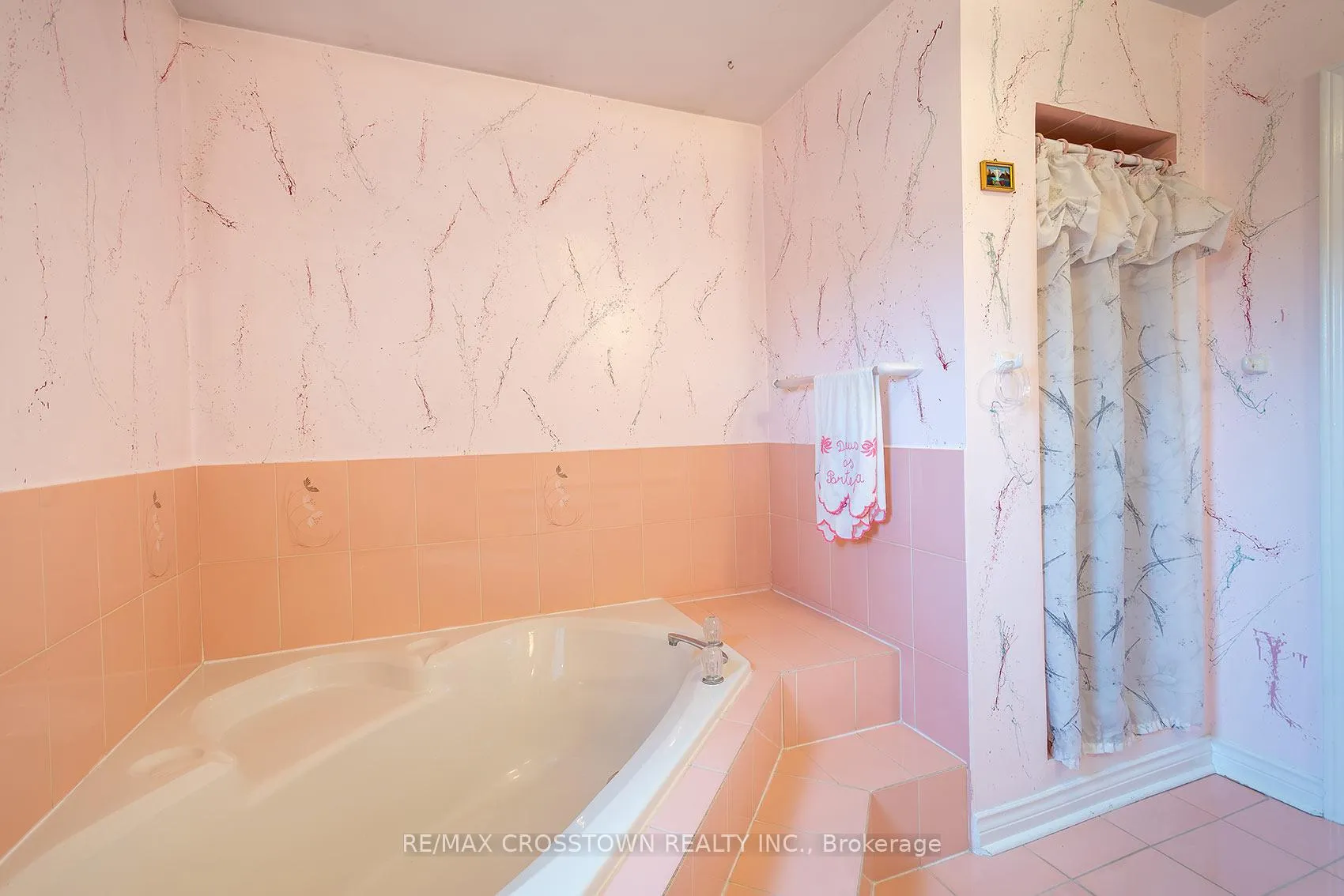 Photo 45 of 119 Fieldgate Drive, Vaughan, Maple — HOMEH