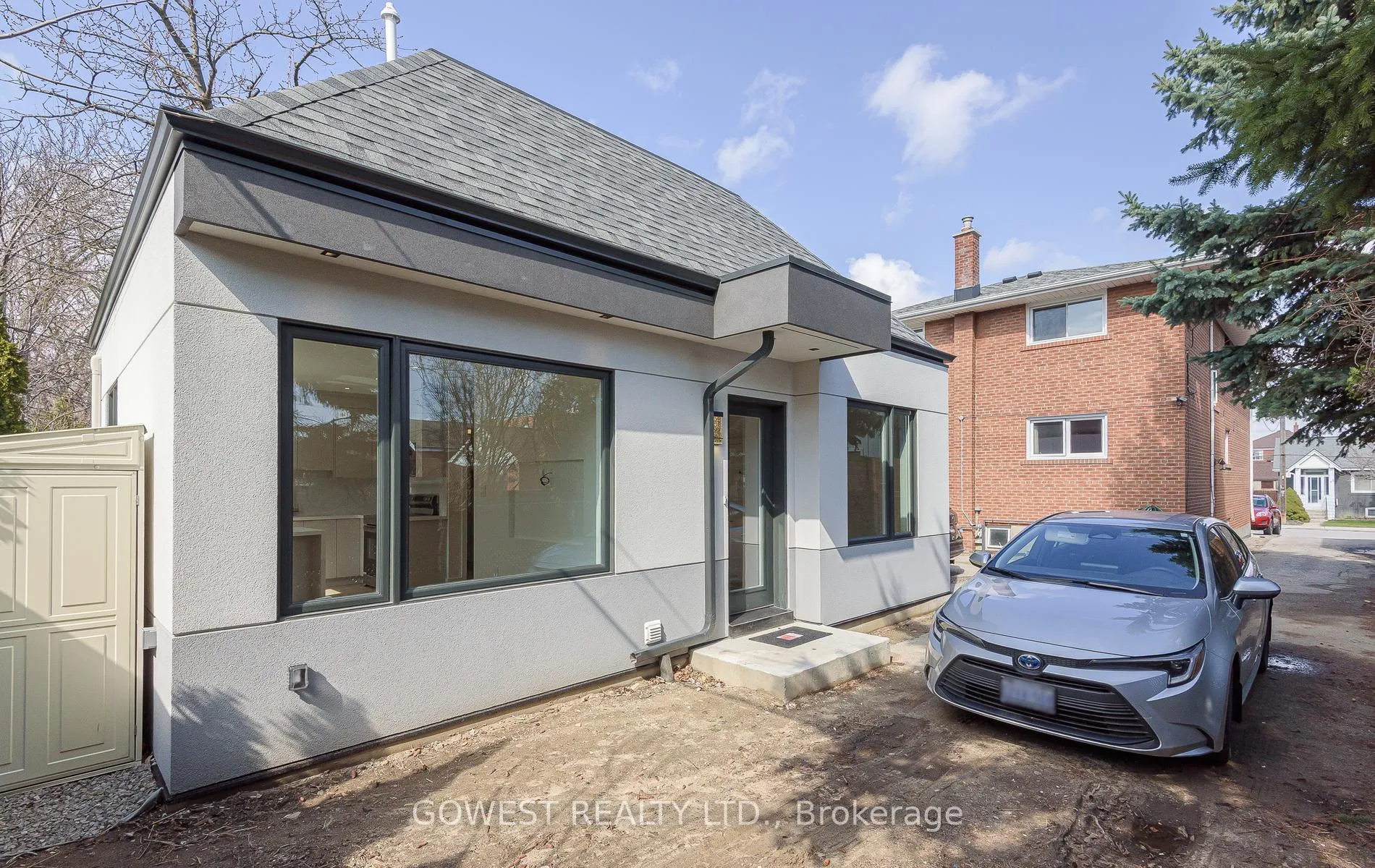 Photo 2 of Unit 4, 12 Twenty Second Street, Etobicoke, Long Branch — HOMEH