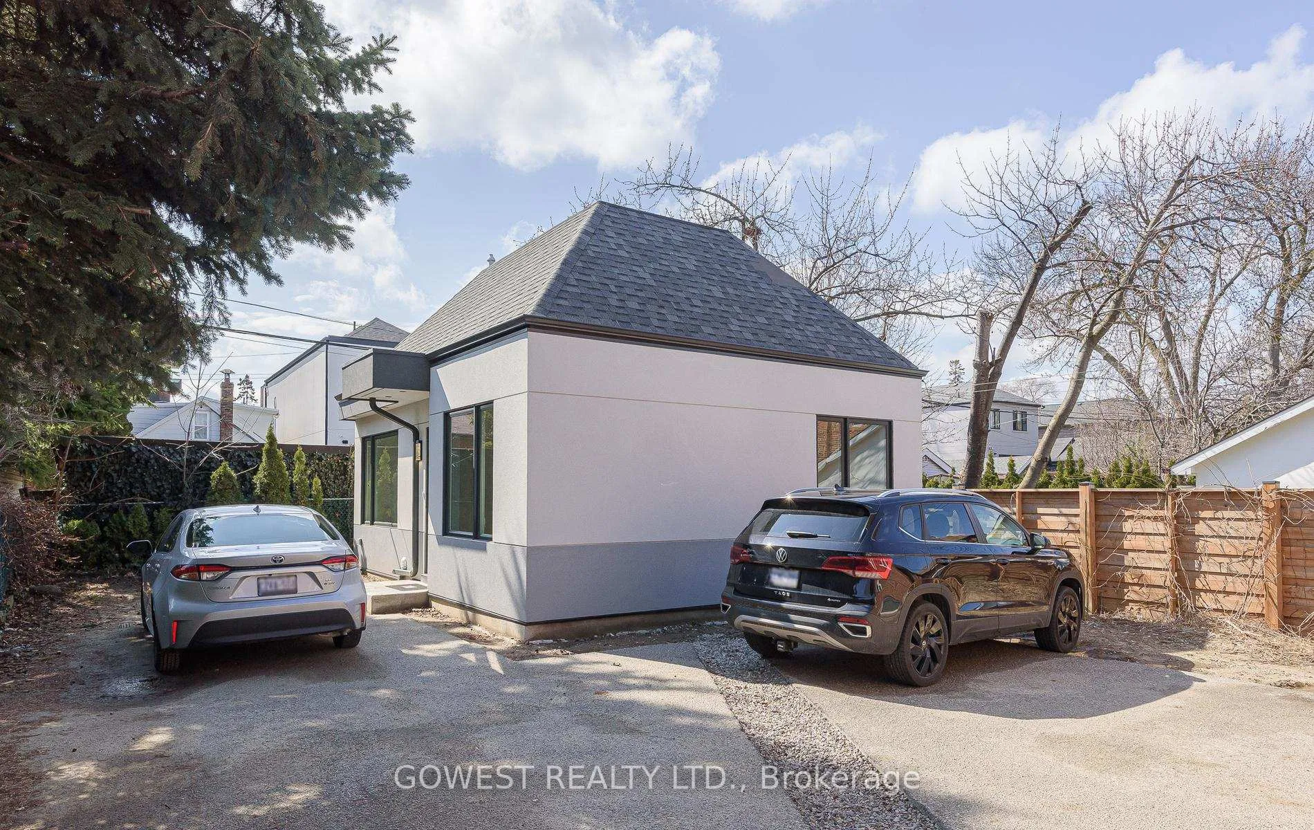 Photo 4 of Unit 4, 12 Twenty Second Street, Etobicoke, Long Branch — HOMEH