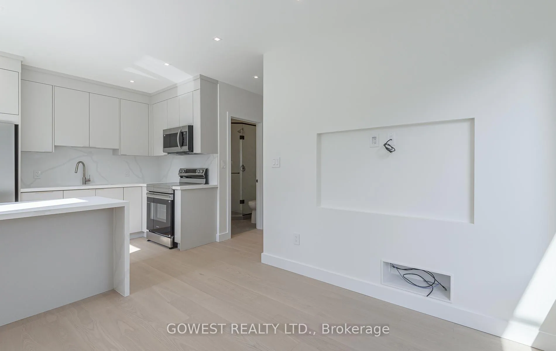 Photo 14 of Unit 4, 12 Twenty Second Street, Etobicoke, Long Branch — HOMEH