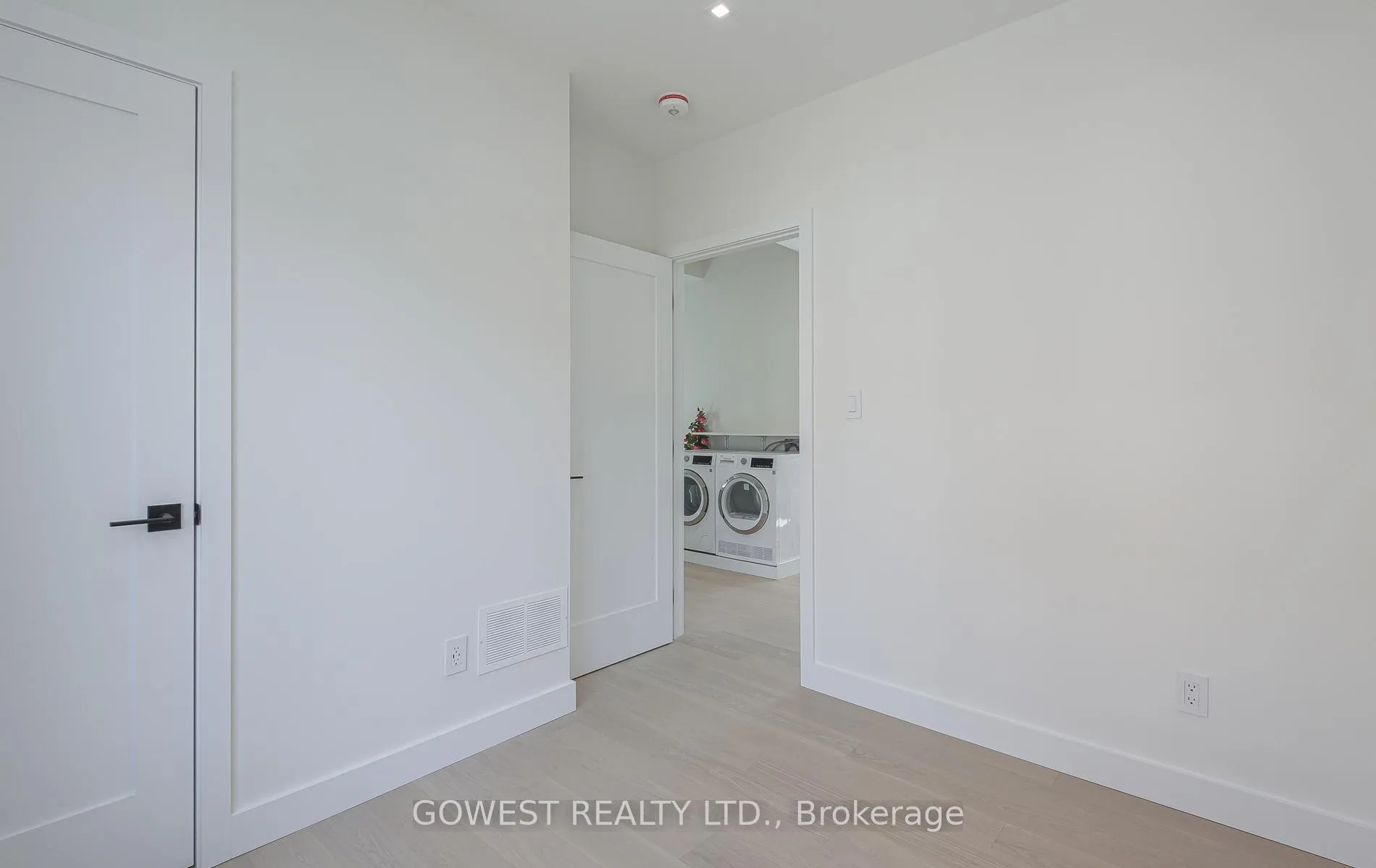 Photo 20 of Unit 4, 12 Twenty Second Street, Etobicoke, Long Branch — HOMEH