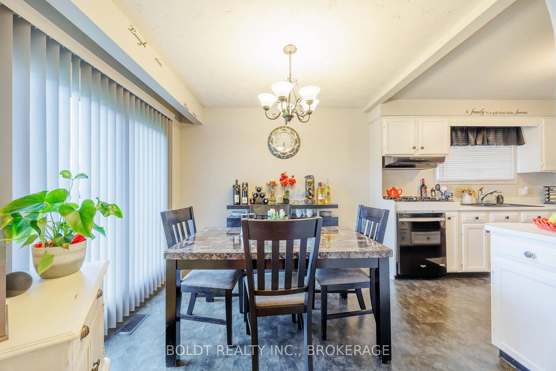 Photo 6 of 23 Acadia Crescent, St. Catharines, Secord Woods — HOMEH
