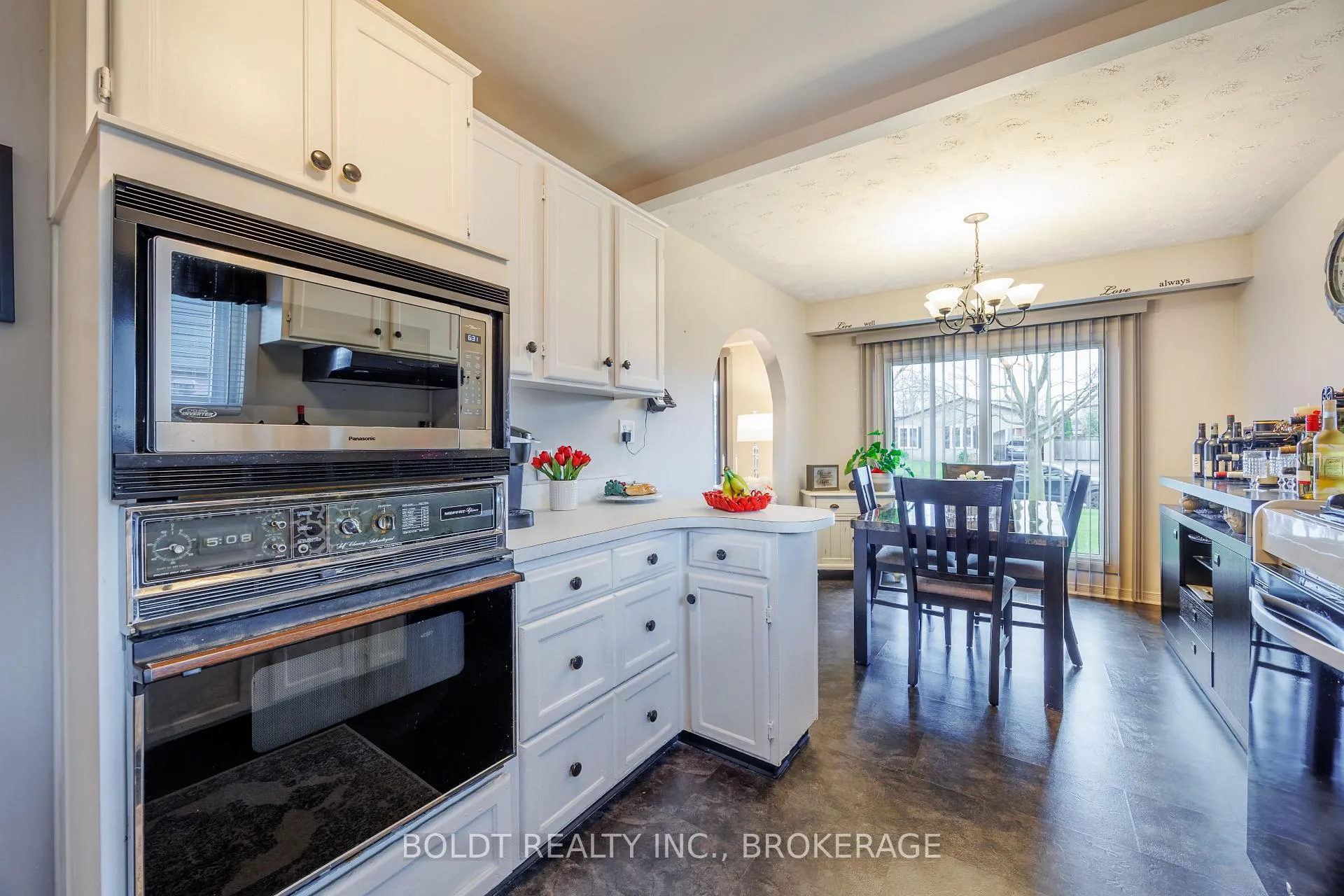Photo 9 of 23 Acadia Crescent, St. Catharines, Secord Woods — HOMEH