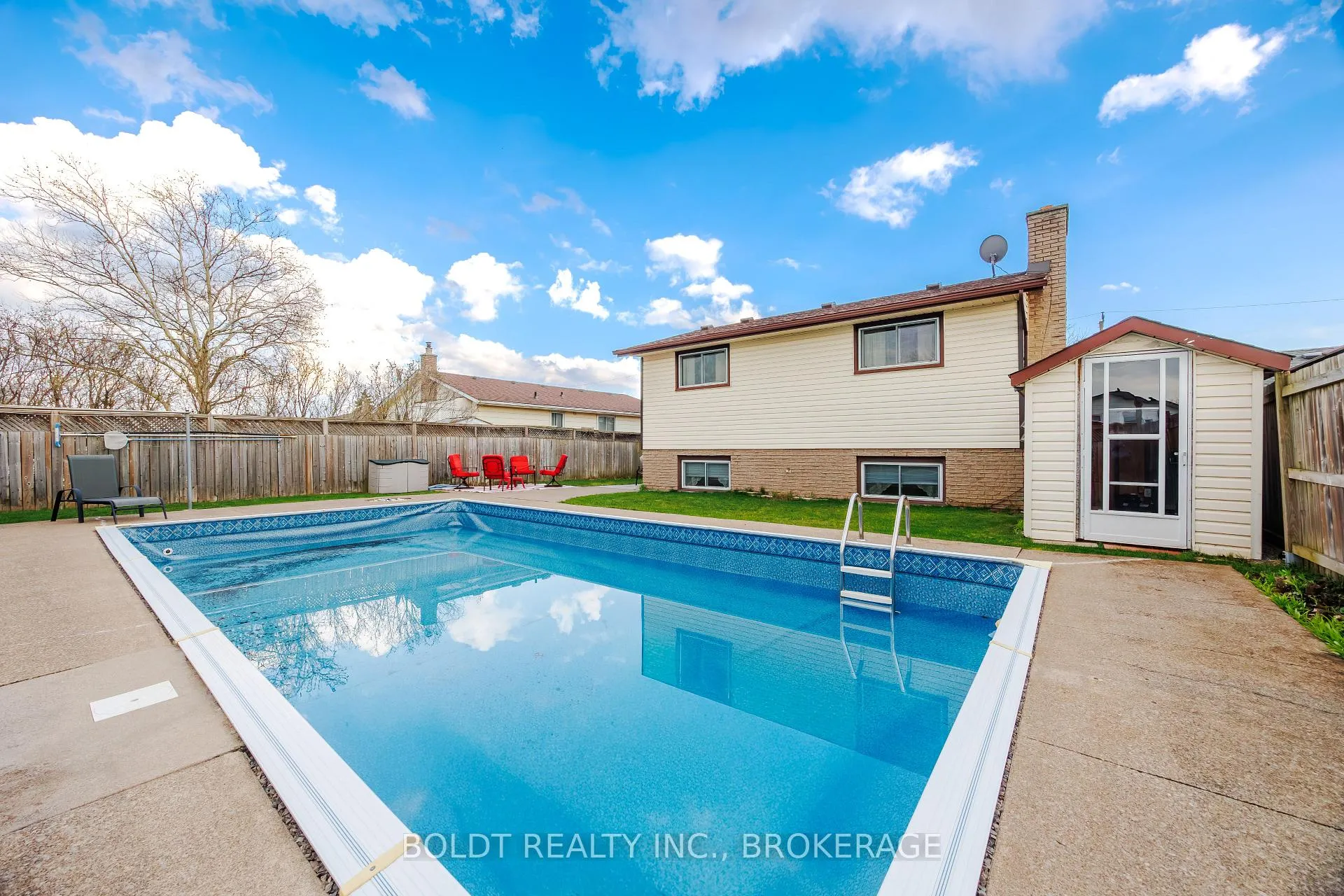 Photo 28 of 23 Acadia Crescent, St. Catharines, Secord Woods — HOMEH