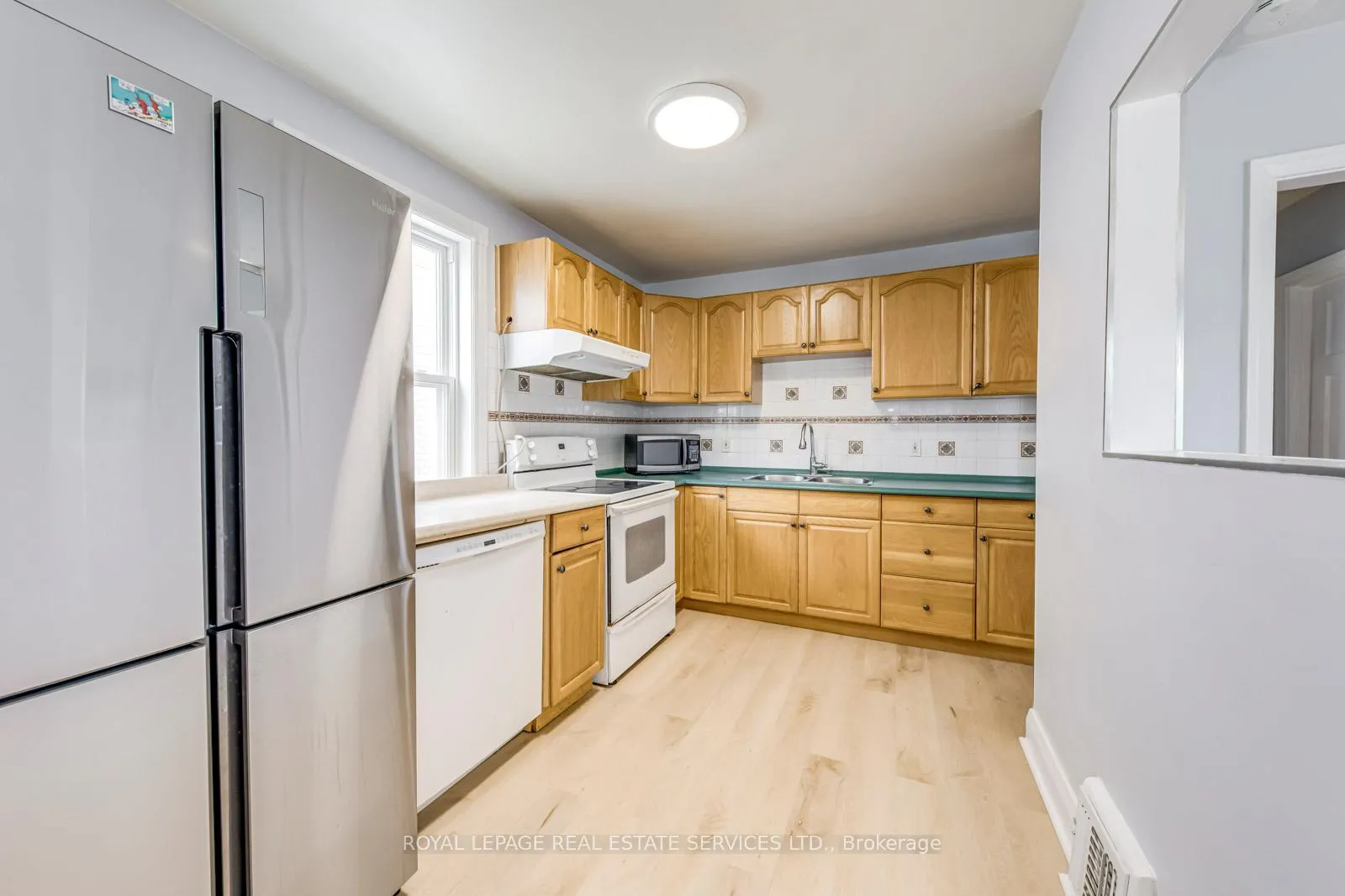 Photo 9 of 75 Elma Street, Etobicoke, Mimico — HOMEH