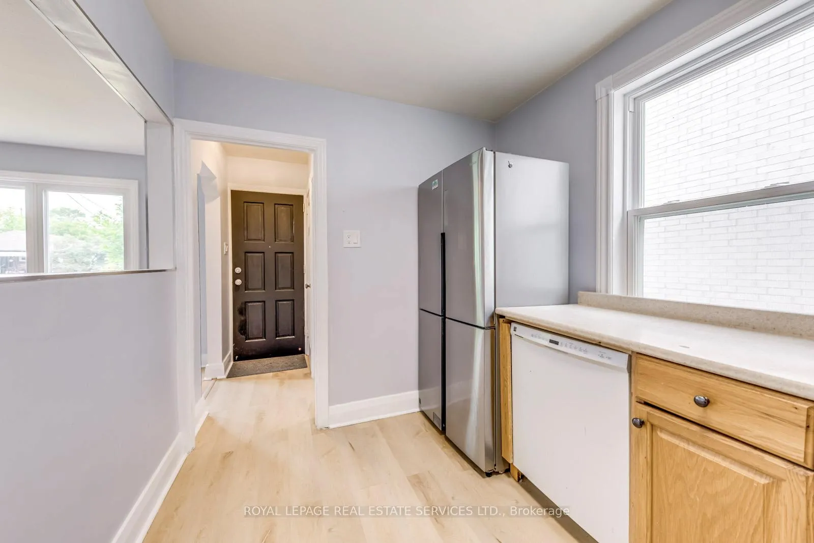 Photo 11 of 75 Elma Street, Etobicoke, Mimico — HOMEH