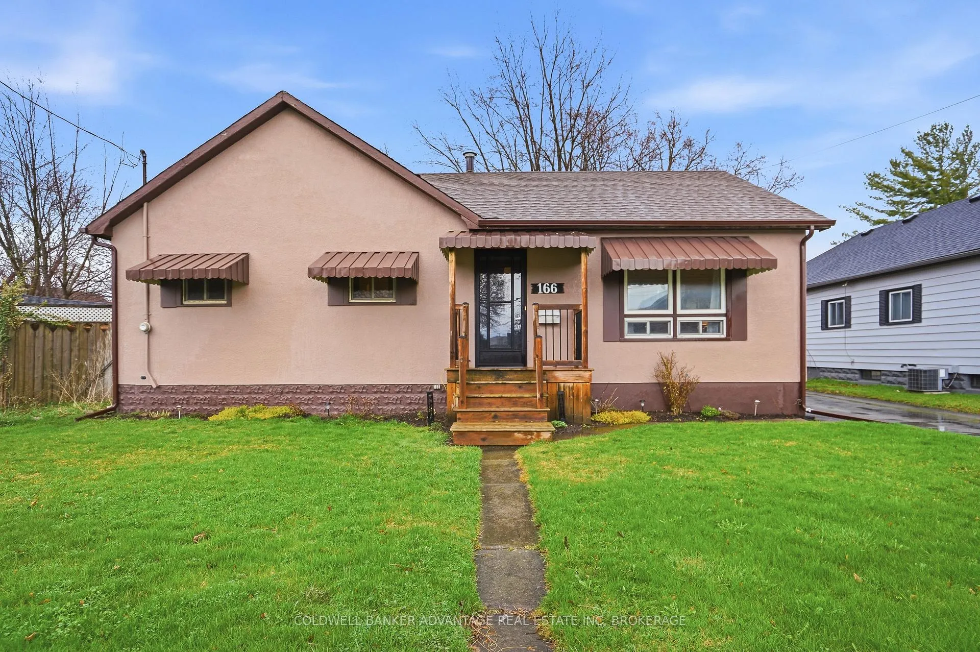 Photo 2 of 166 Crowland Avenue, Welland, Lincoln/Crowland — HOMEH