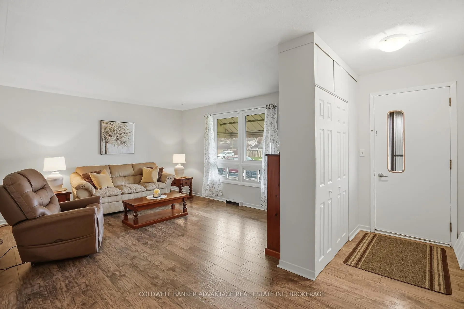 Photo 5 of 166 Crowland Avenue, Welland, Lincoln/Crowland — HOMEH